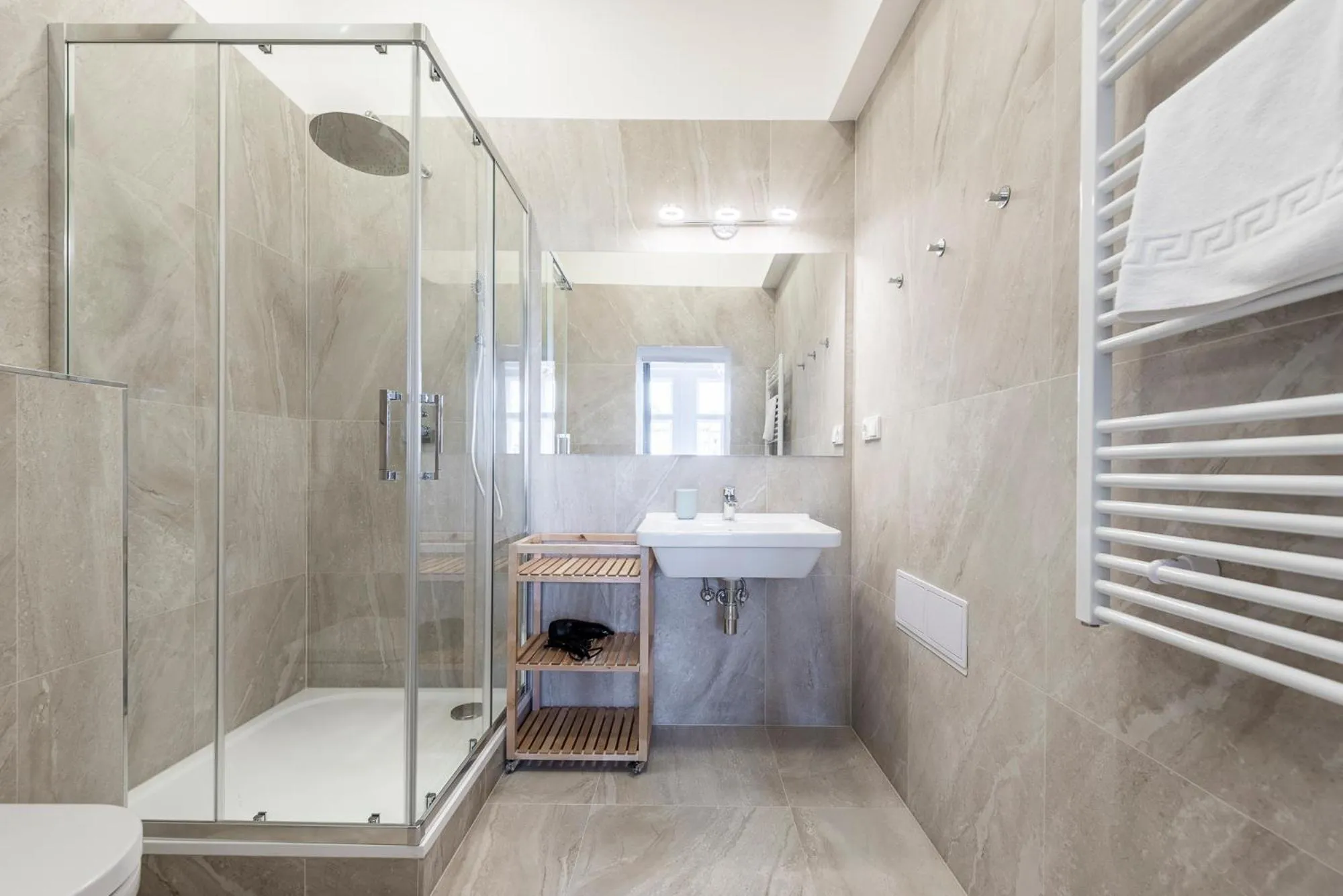 Shower, Bed in Tesnov Residence Apartments