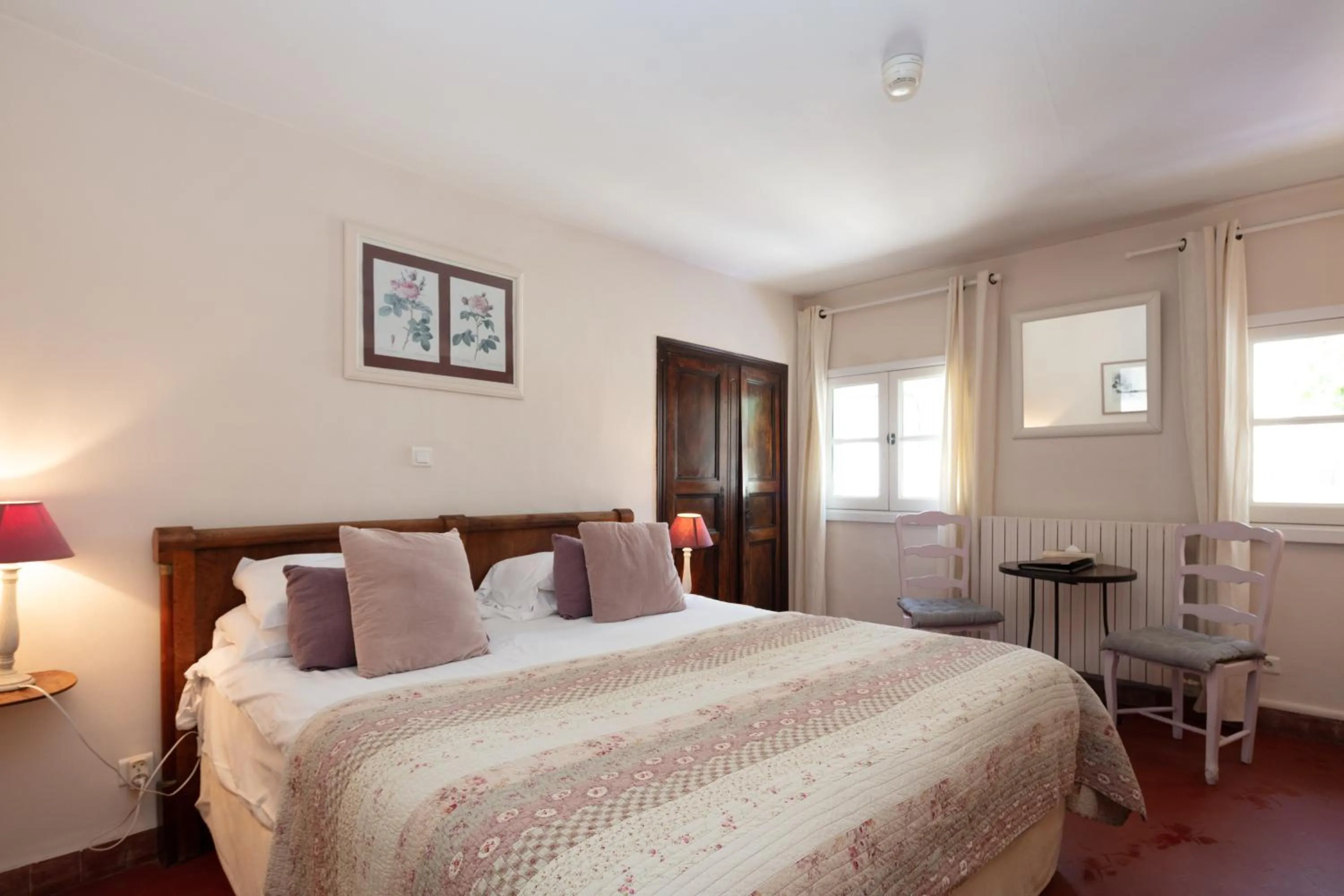 City view, Bed in Hotel De L'Atelier