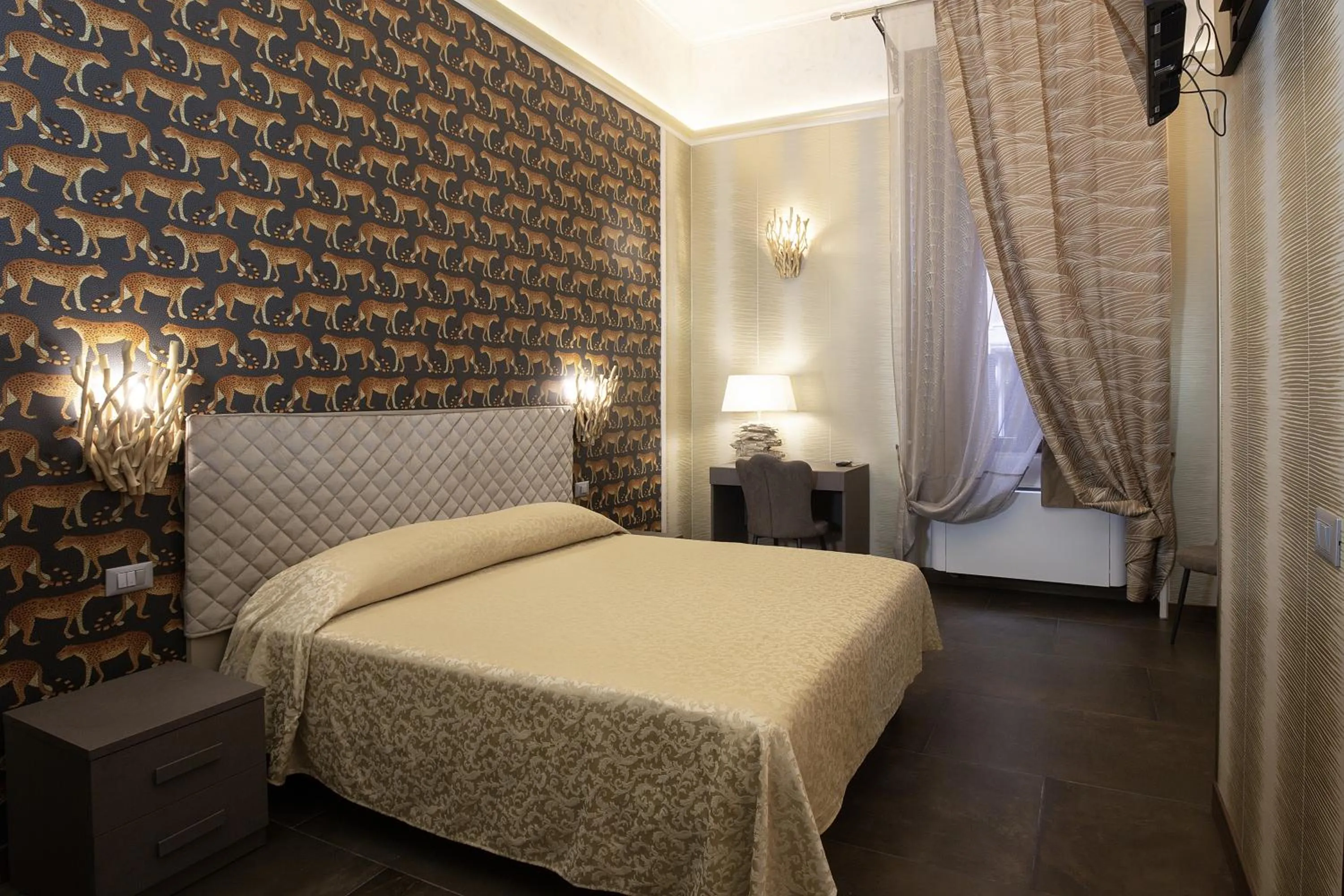 Photo of the whole room, Bed in Antica Dimora Delle Cinque Lune