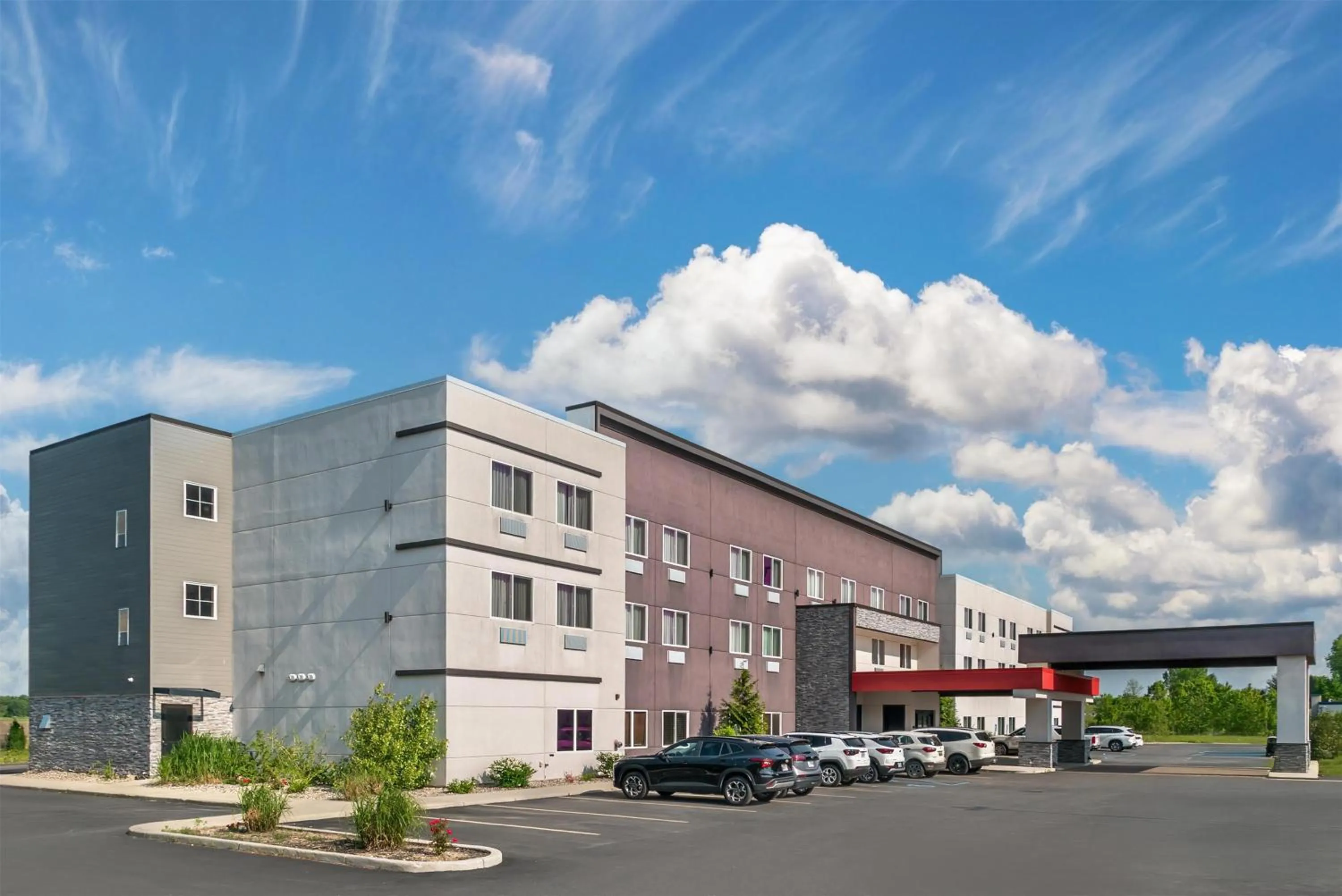 Property building in Best Western Plus Wayland Hotel