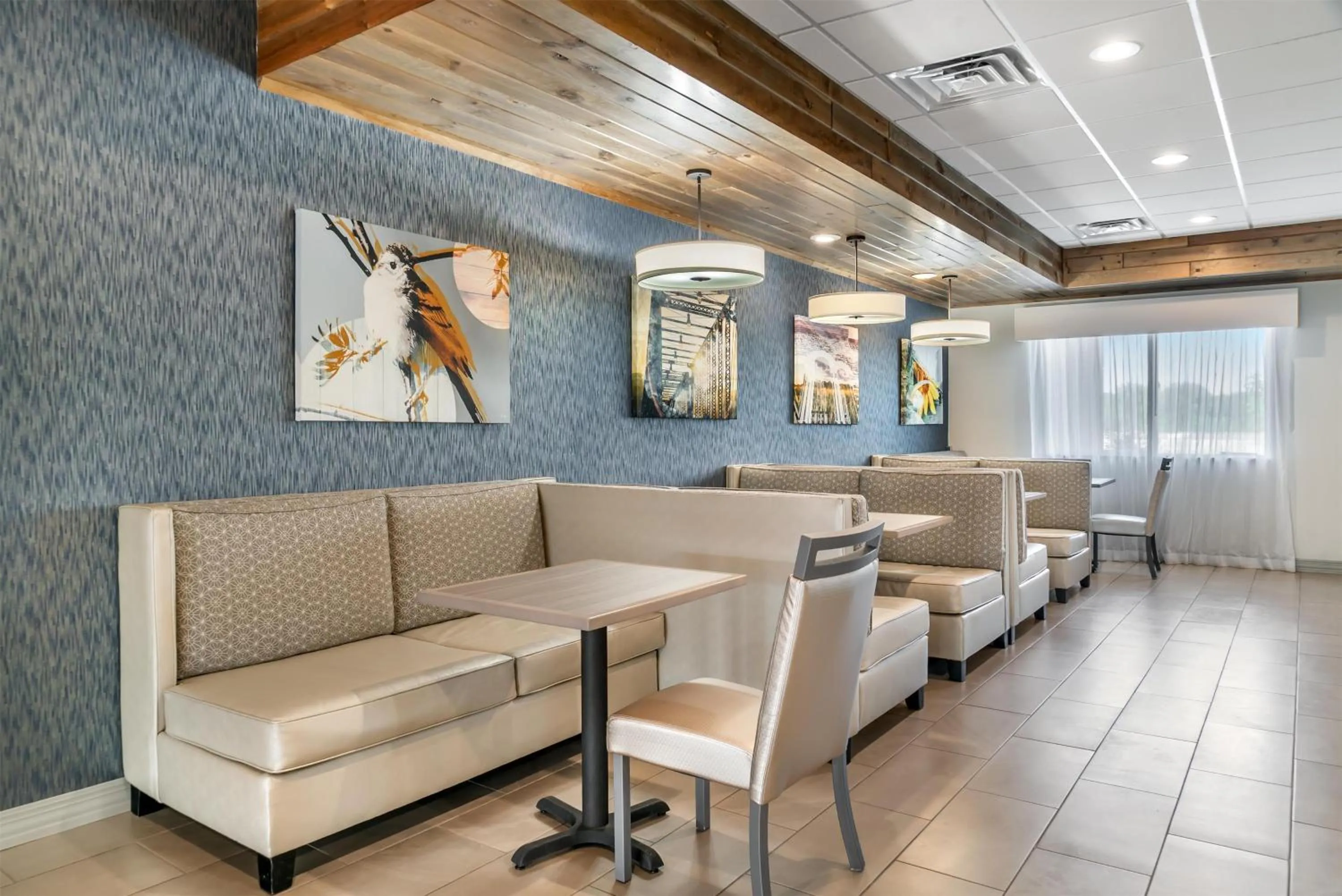 Breakfast in Best Western Plus Wayland Hotel