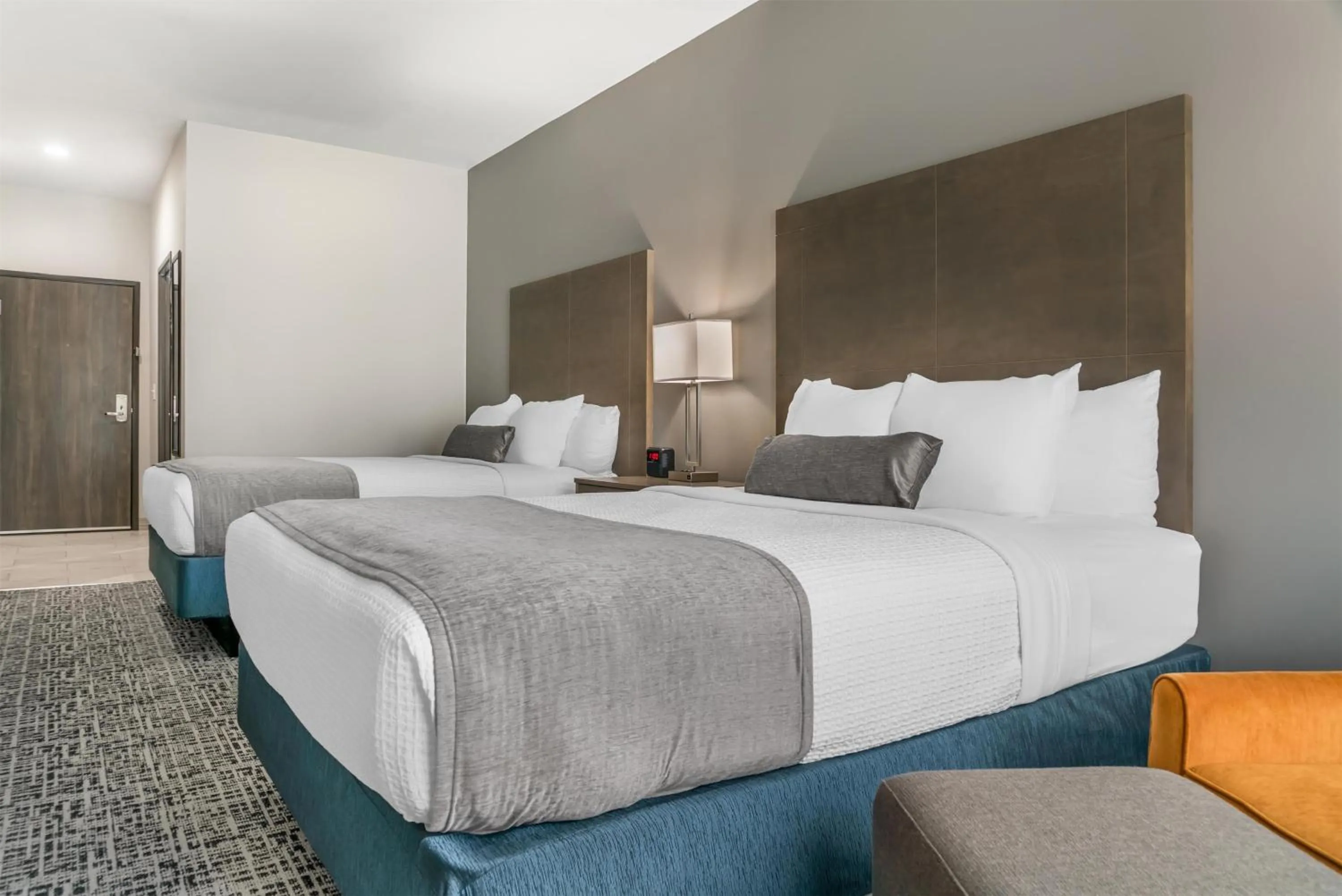 Bedroom, Bed in Best Western Plus Wayland Hotel