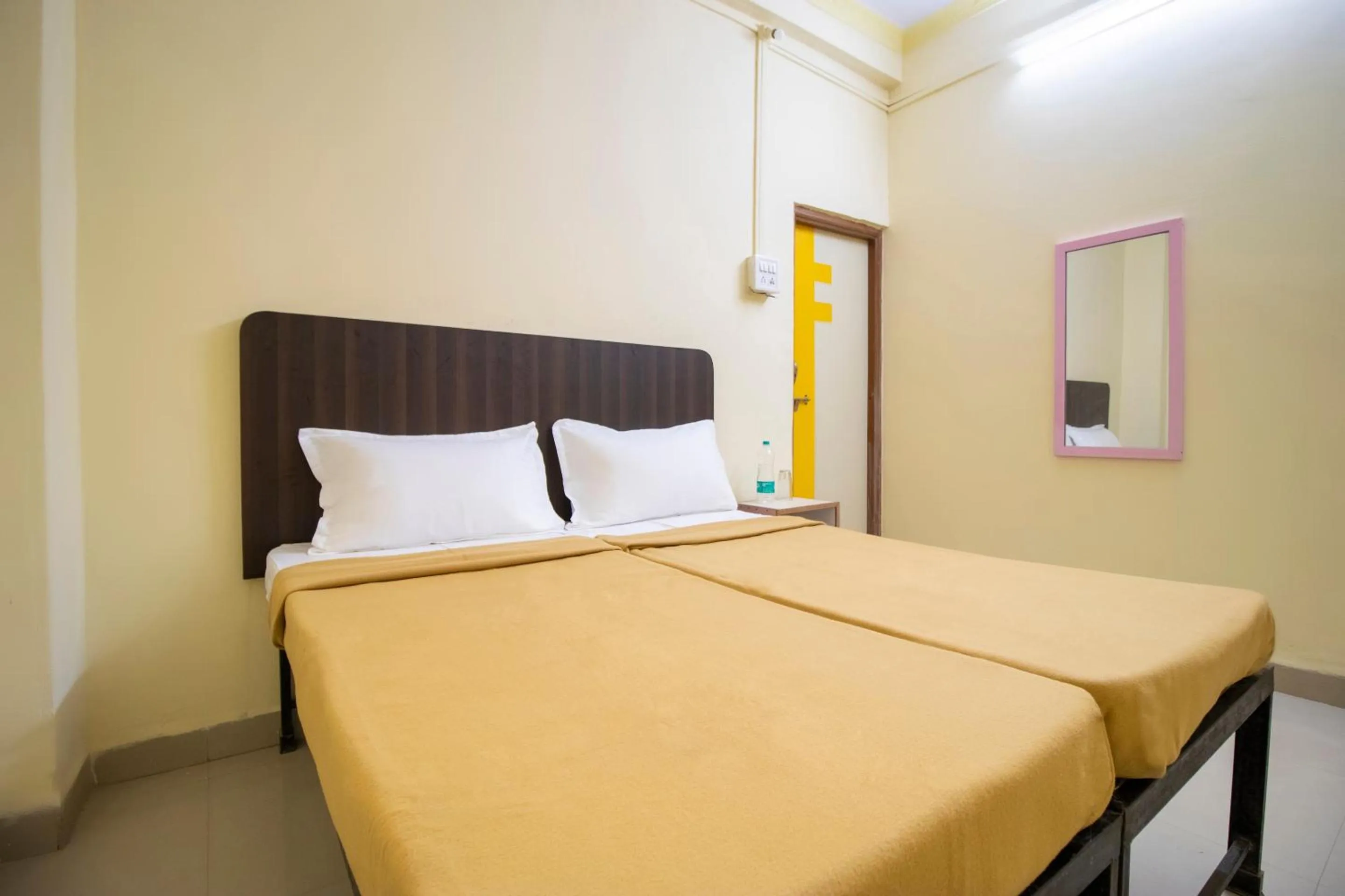 Bedroom, Bed in SPOT ON Shree Gajanan