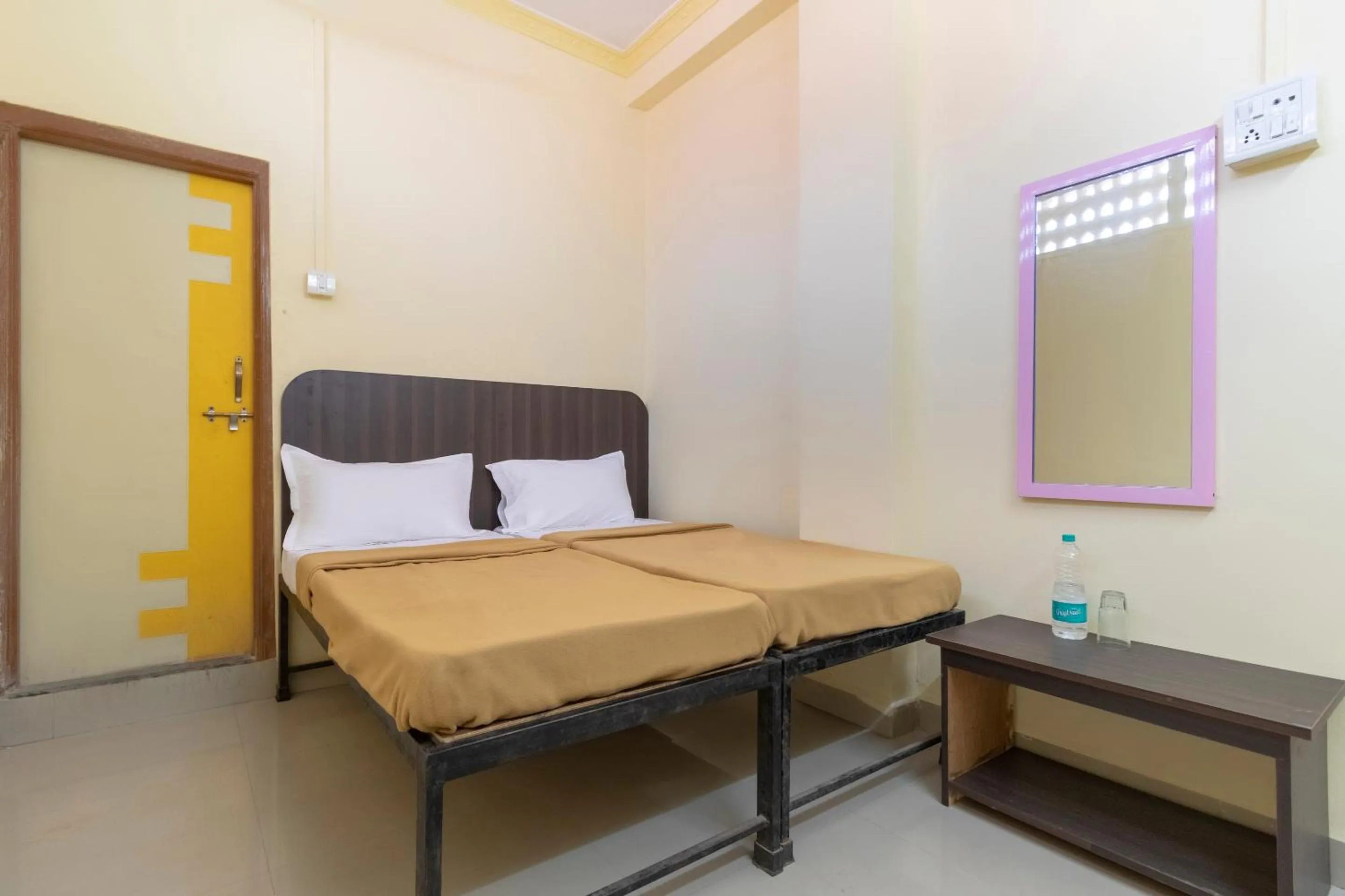 Bedroom, Bed in SPOT ON Shree Gajanan