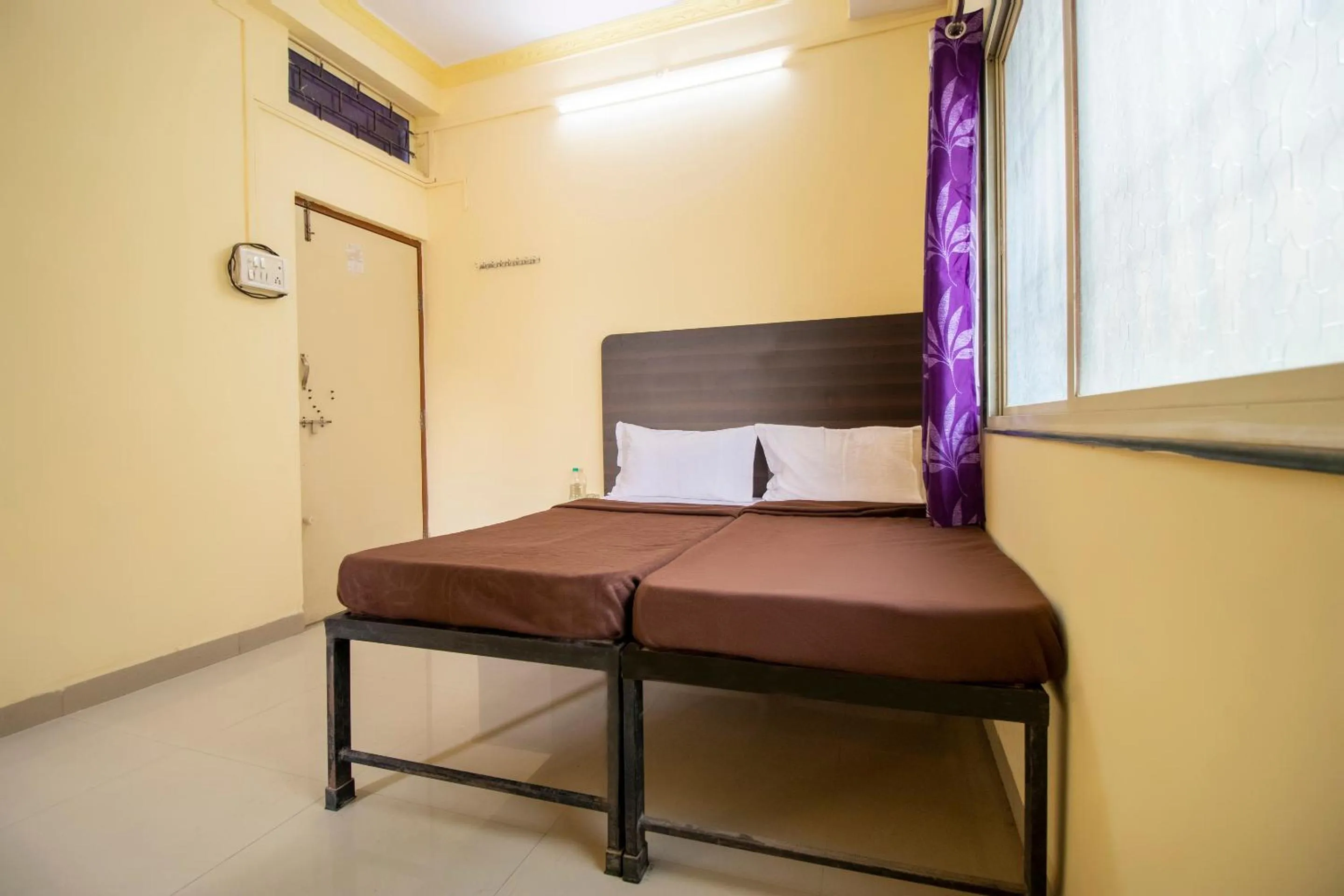 Bedroom, Bed in SPOT ON Shree Gajanan