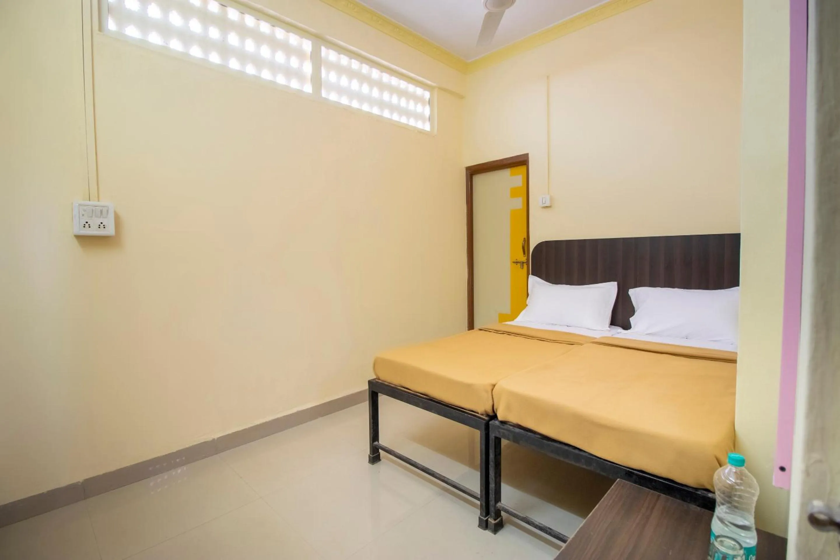 Bedroom, Bed in SPOT ON Shree Gajanan