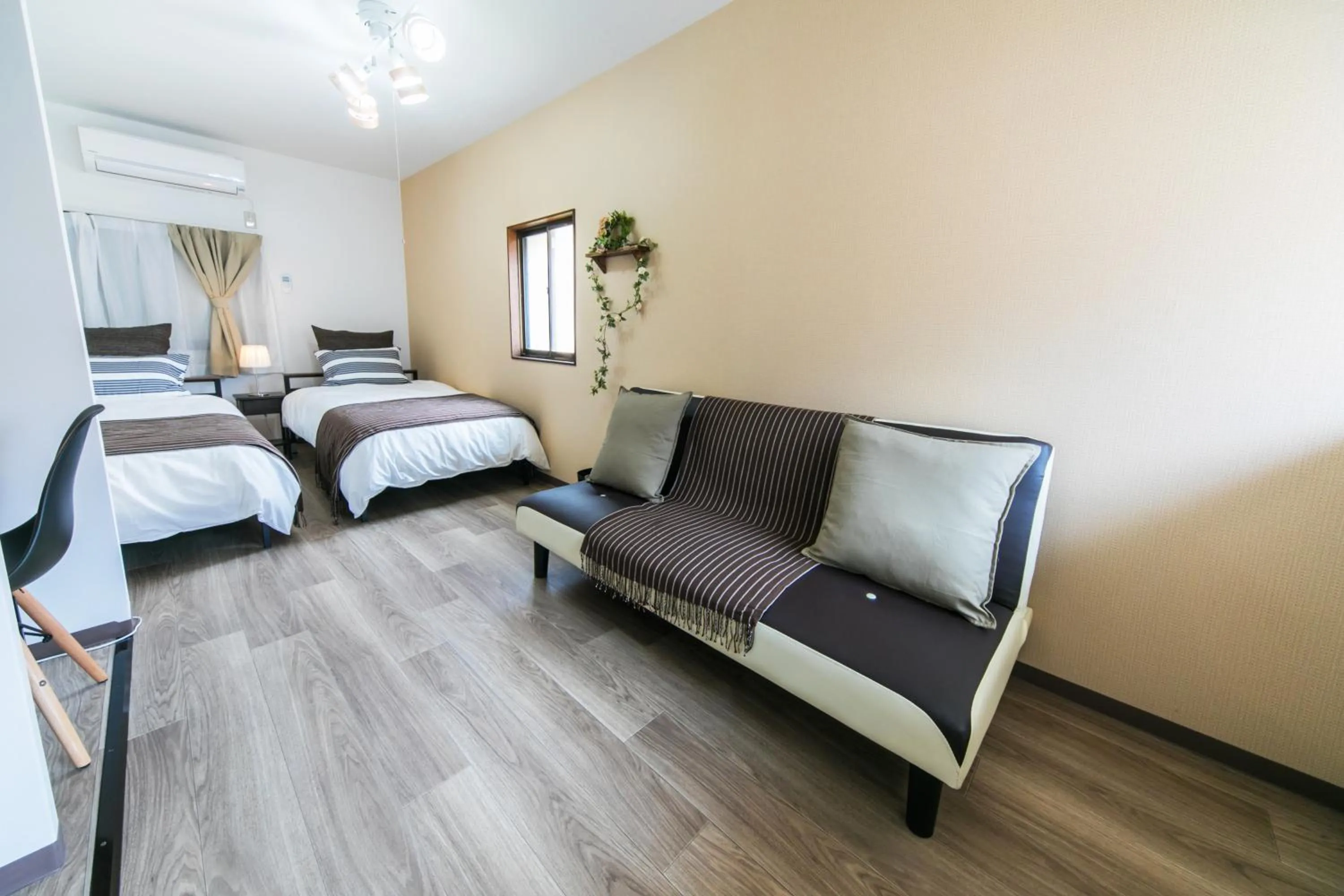 Bedroom, Bed in Nao's House USJ 一軒家貸切