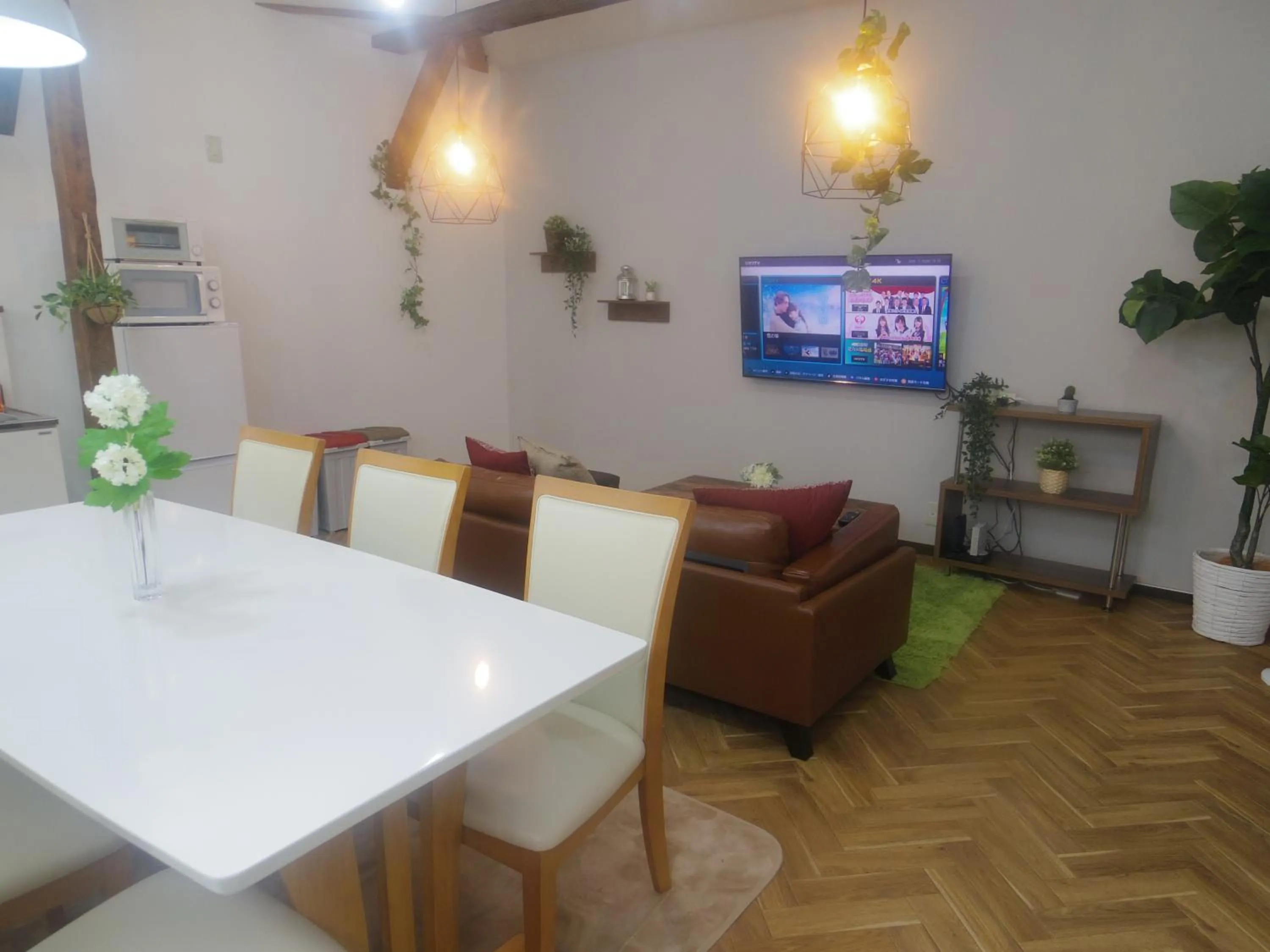 Dining area in Nao's House USJ 一軒家貸切
