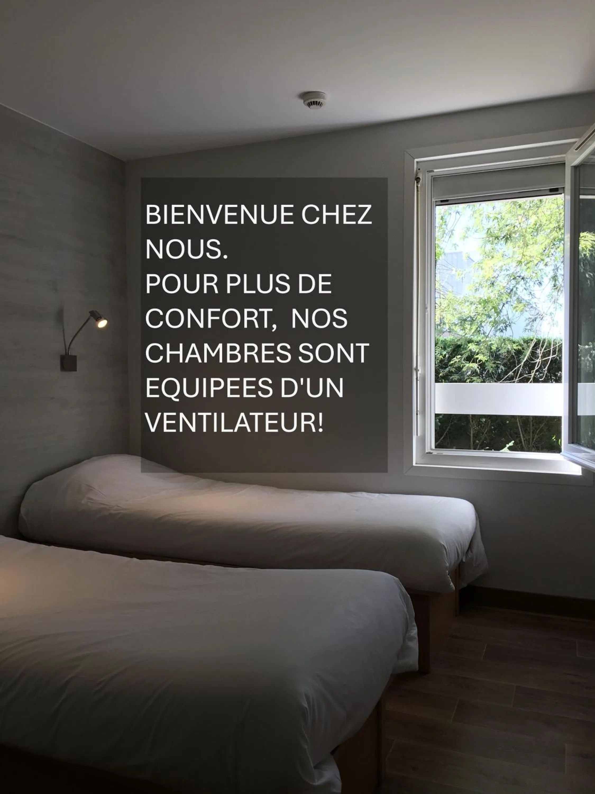 Property building, Bed in Fast Hotel Colmar Houssen