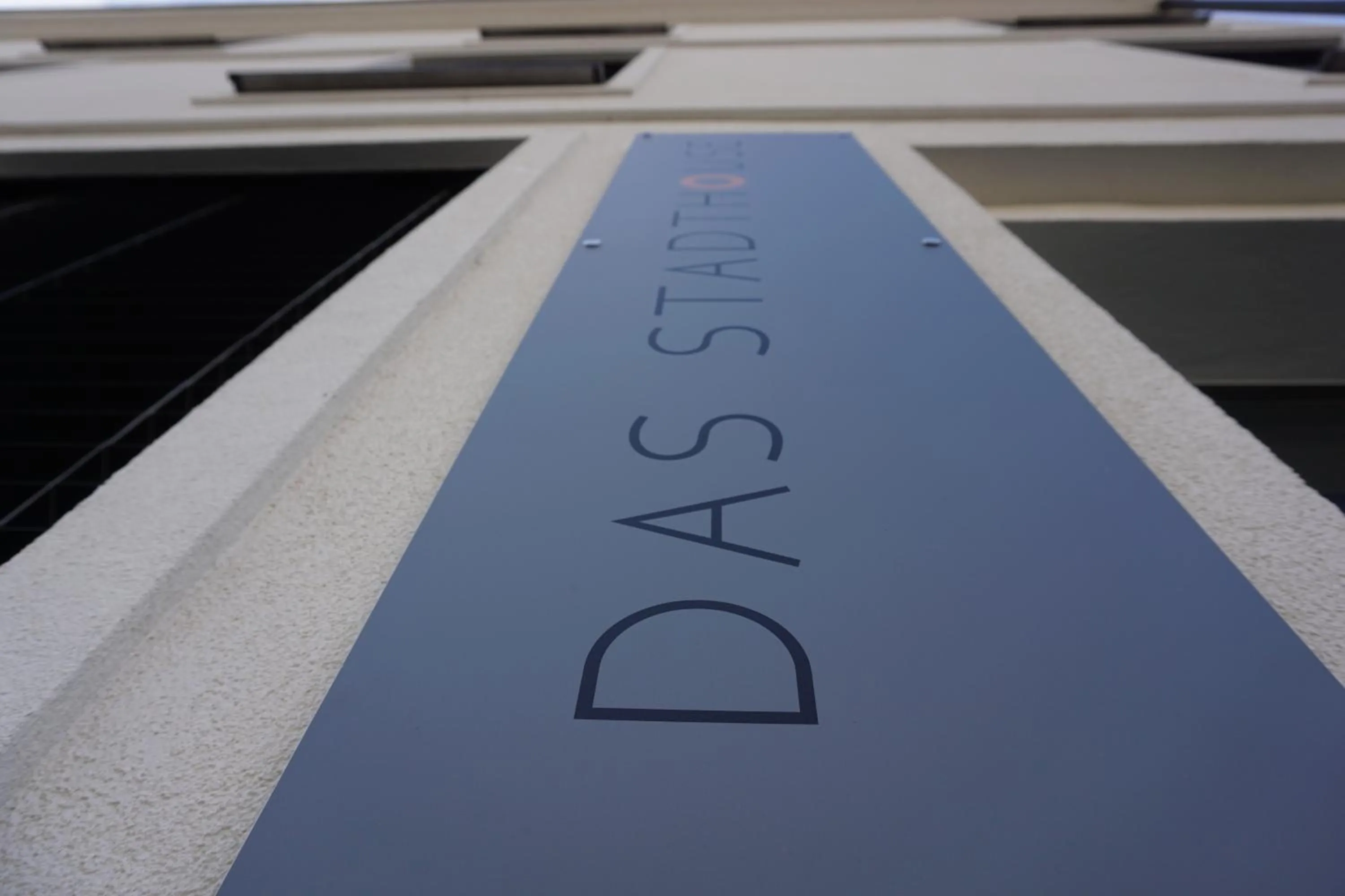 Property logo or sign in Das Stadthouse