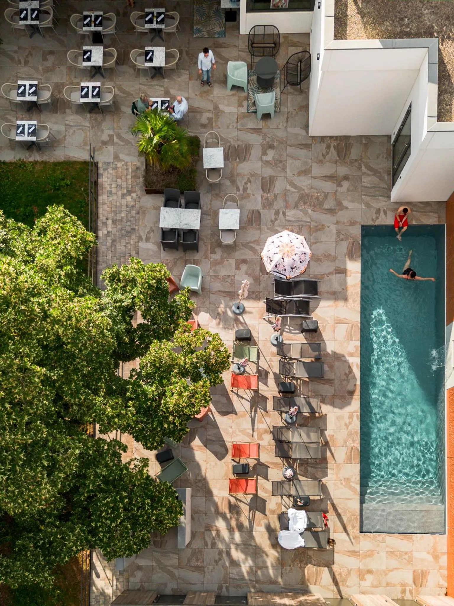 Patio in Brit Hotel, Spa & Restaurant - Colmar Est