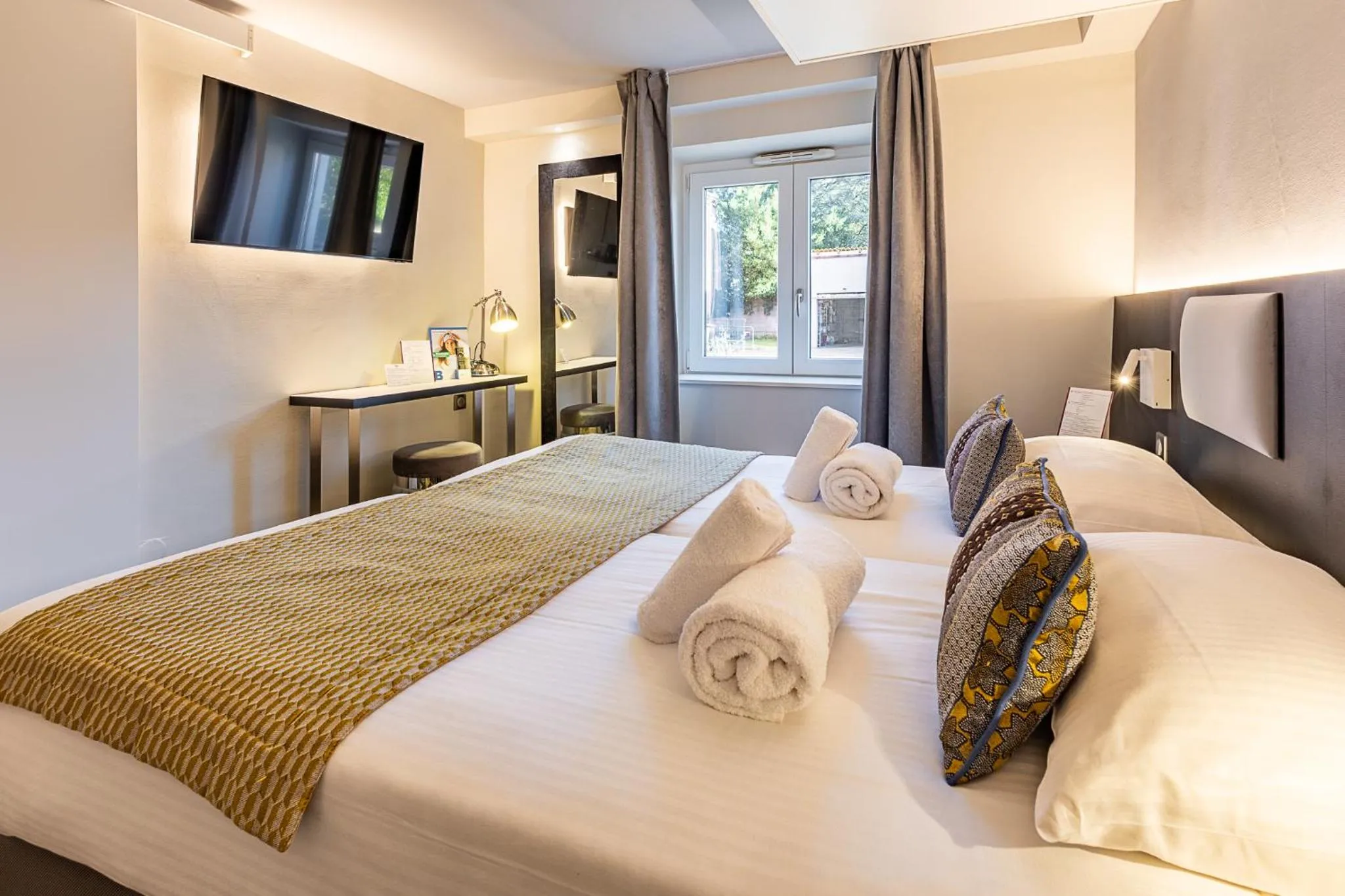 Bed in Brit Hotel, Spa & Restaurant - Colmar Est