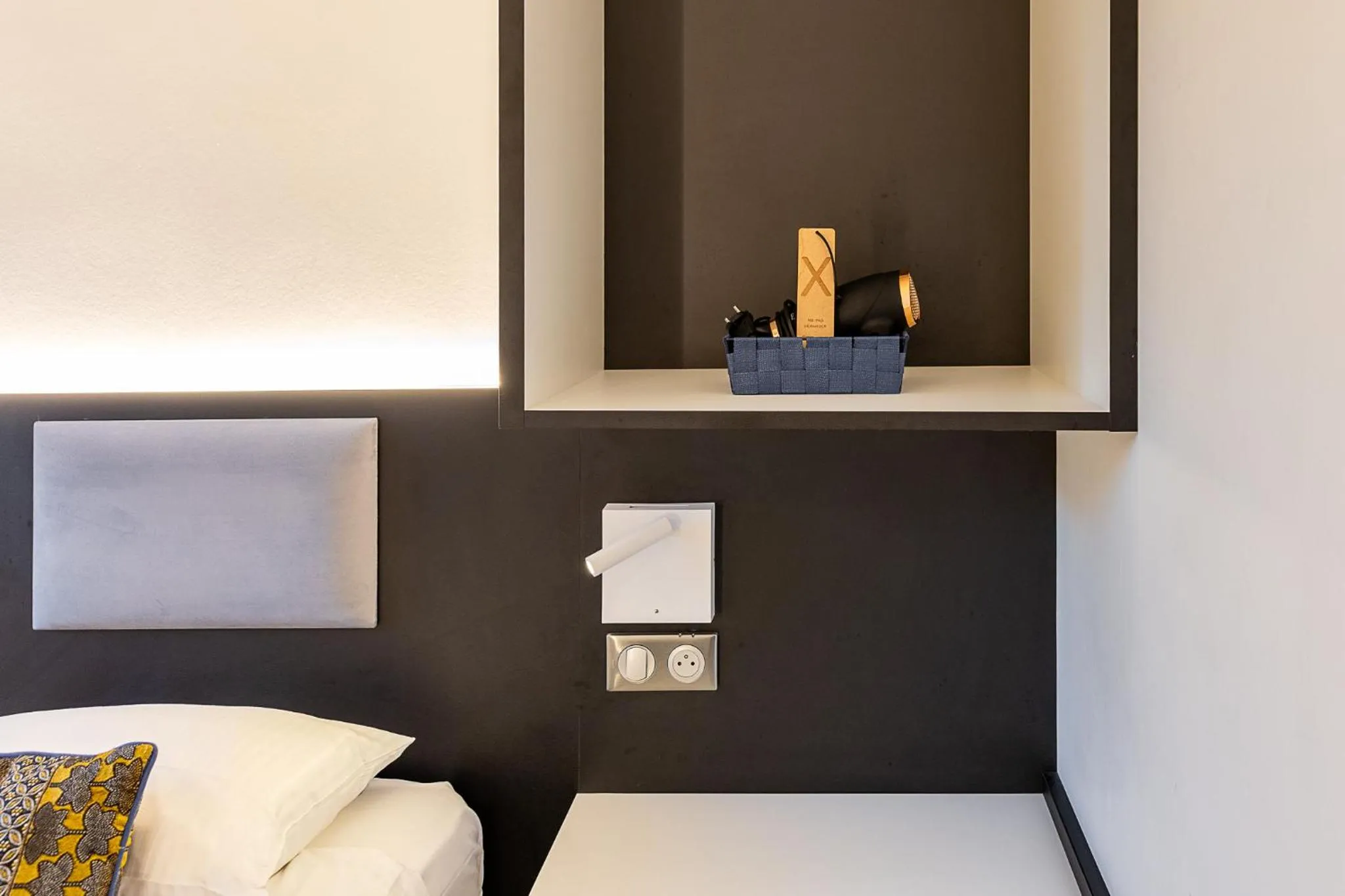 Decorative detail, Bed in Brit Hotel, Spa & Restaurant - Colmar Est