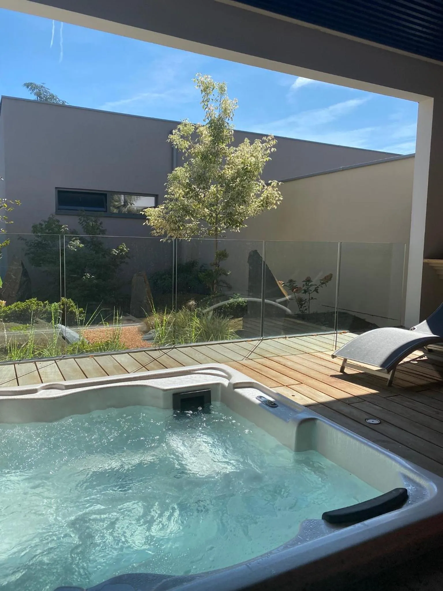 Hot Tub in Brit Hotel, Spa & Restaurant - Colmar Est