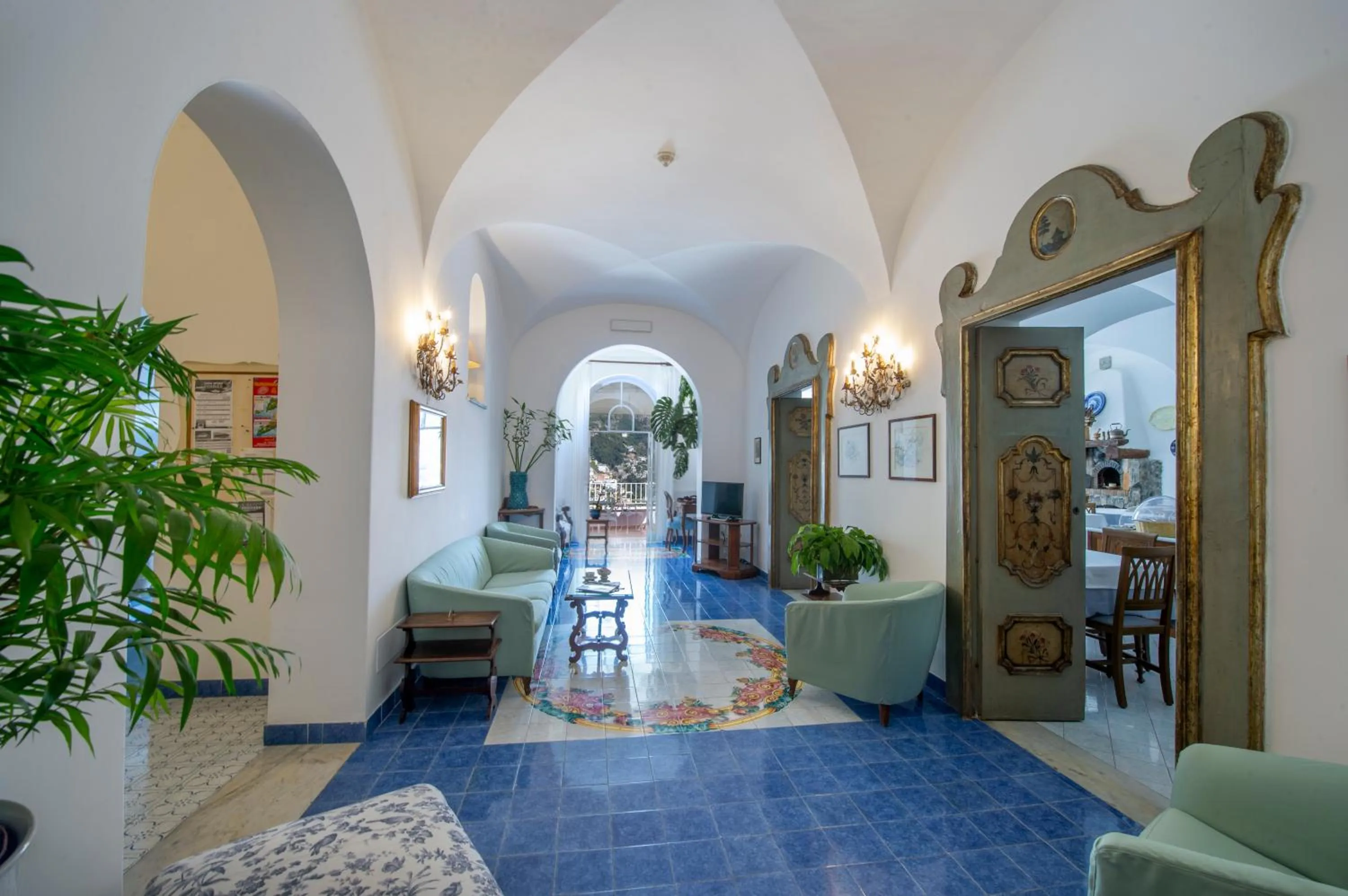 Property building in Hotel Casa Albertina