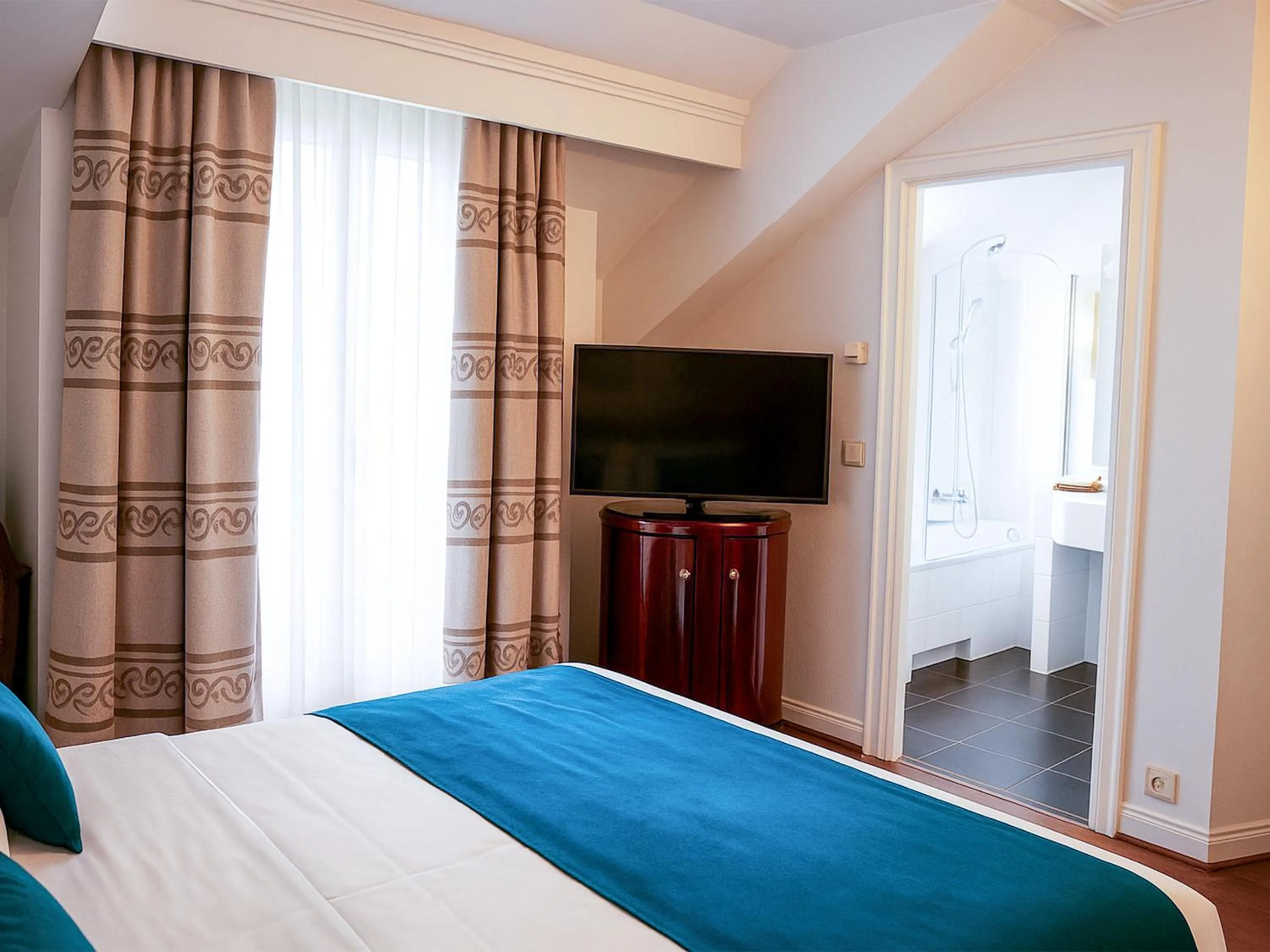 Bedroom, Bed in Hotel Du Parc - Mulhouse Centre