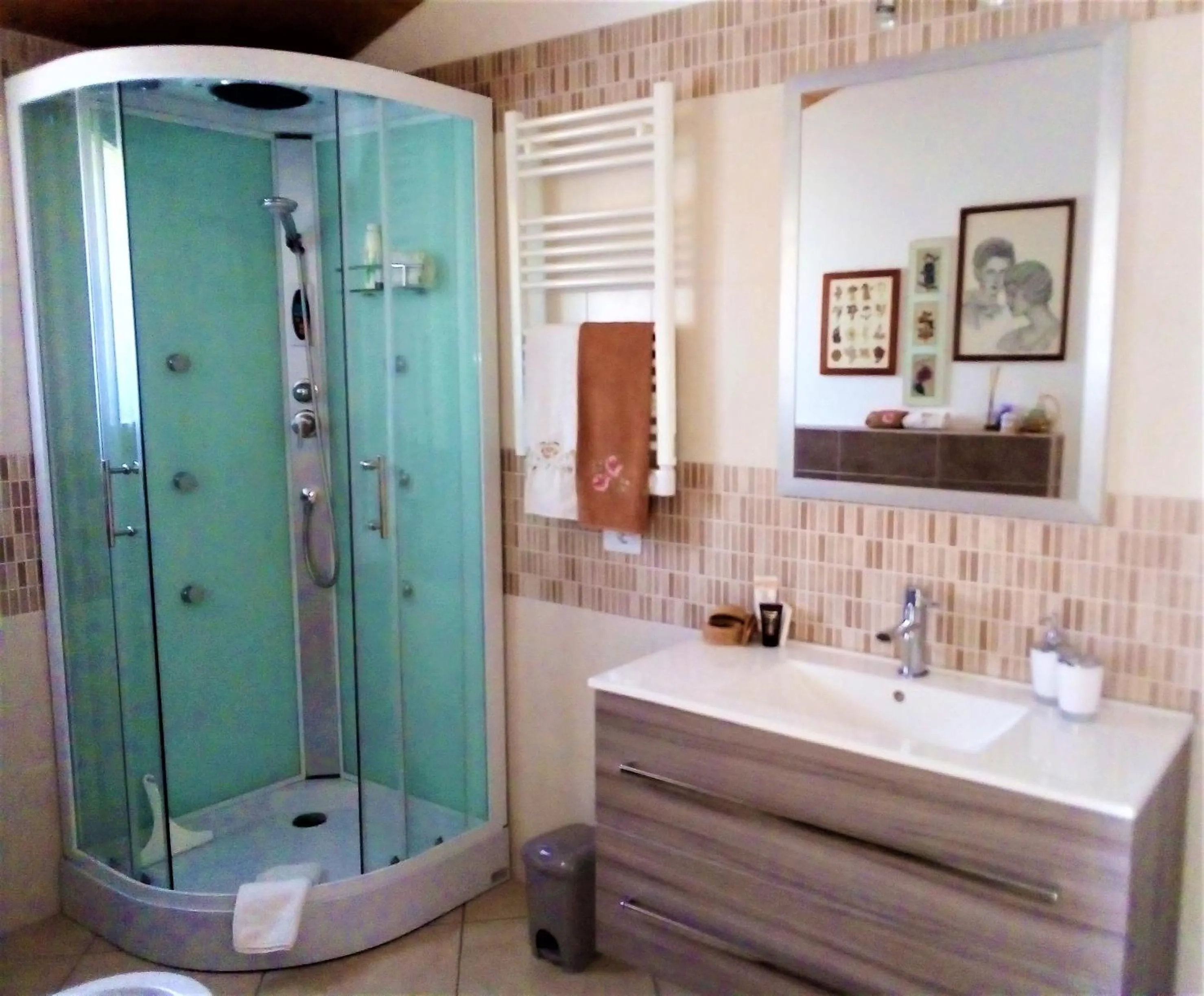 Shower in Timo e Rosmarino