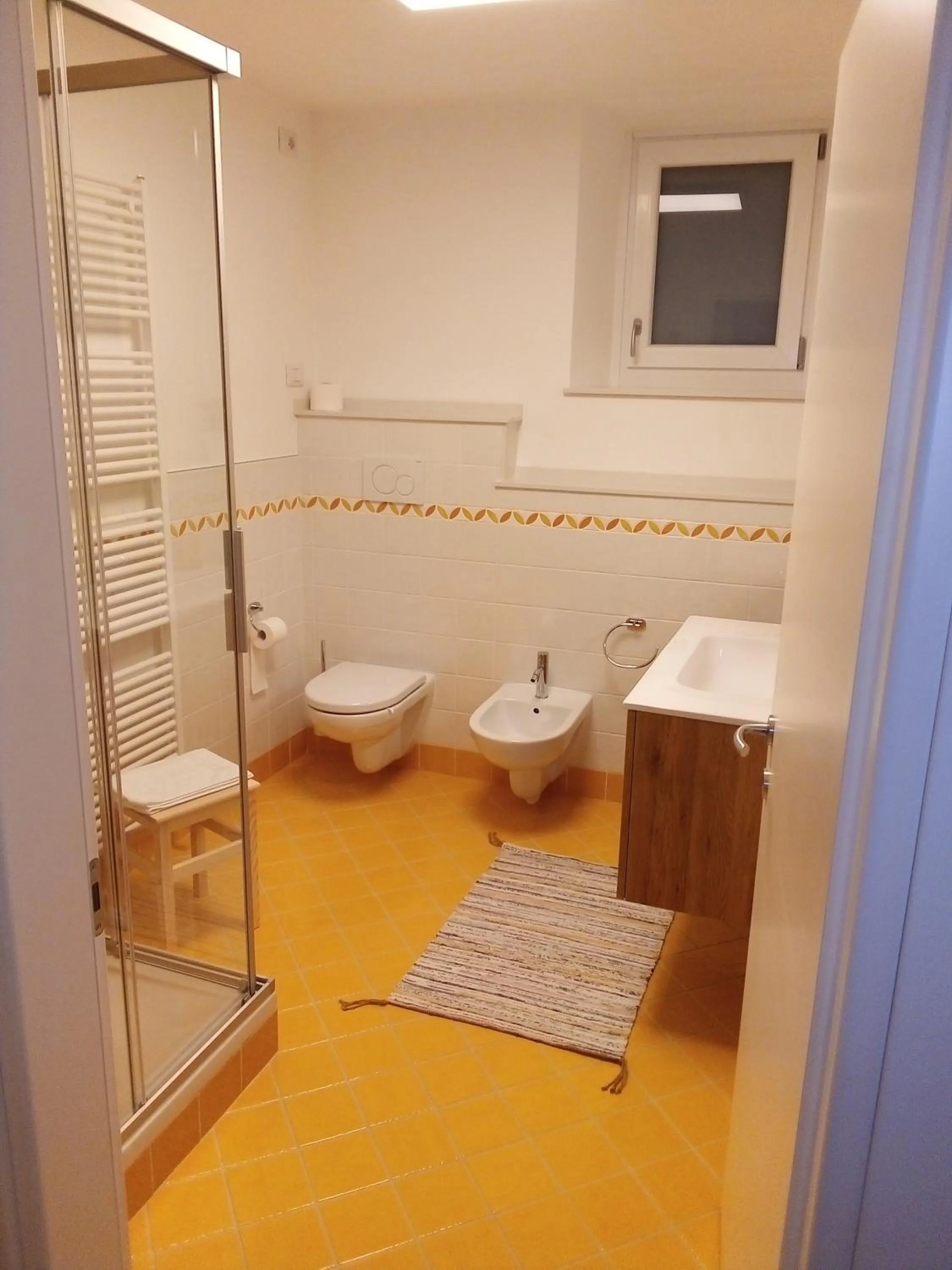 Shower in B&B La casa di Loretta