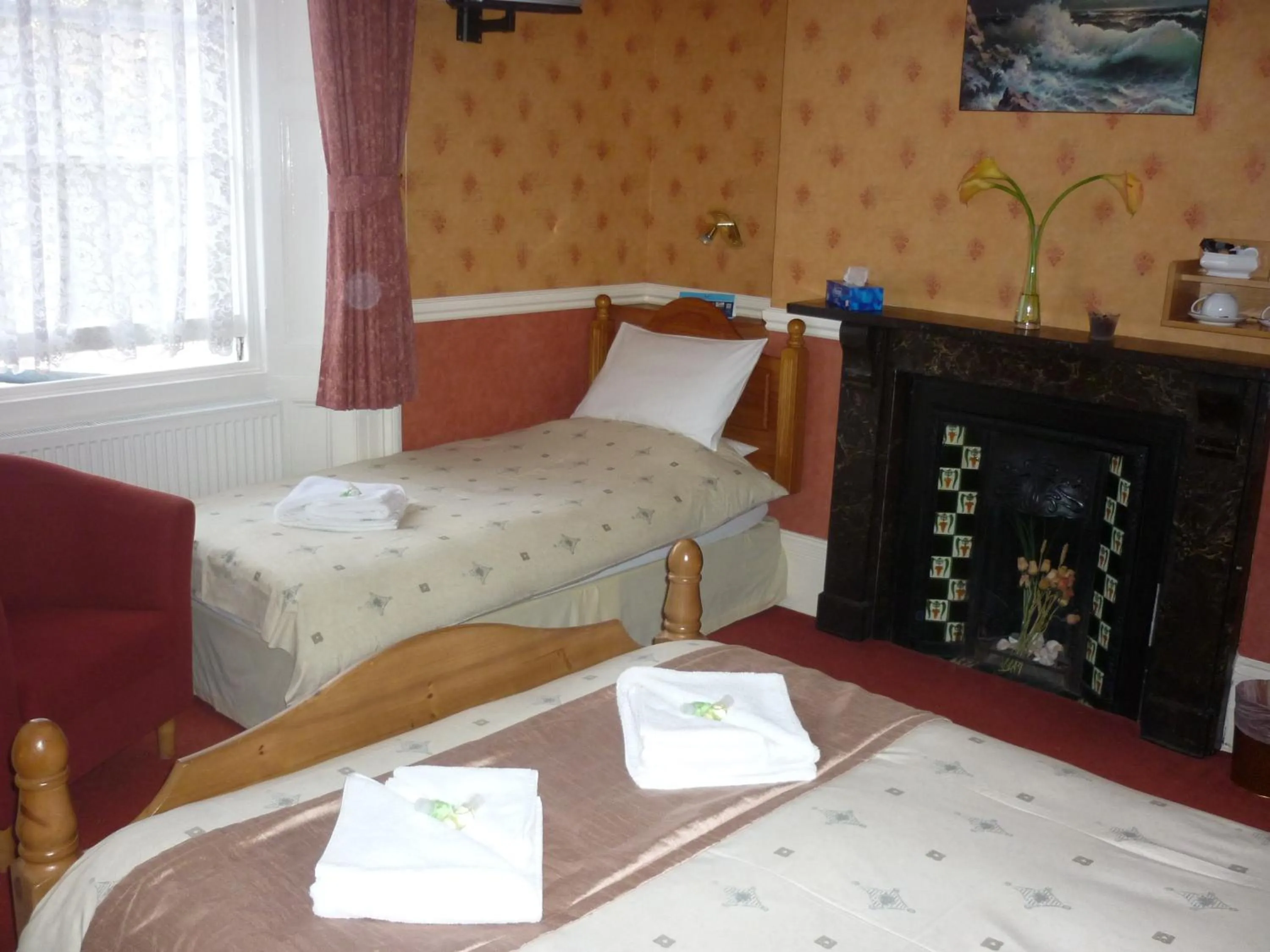 Day, Bed in Ashwood Grange