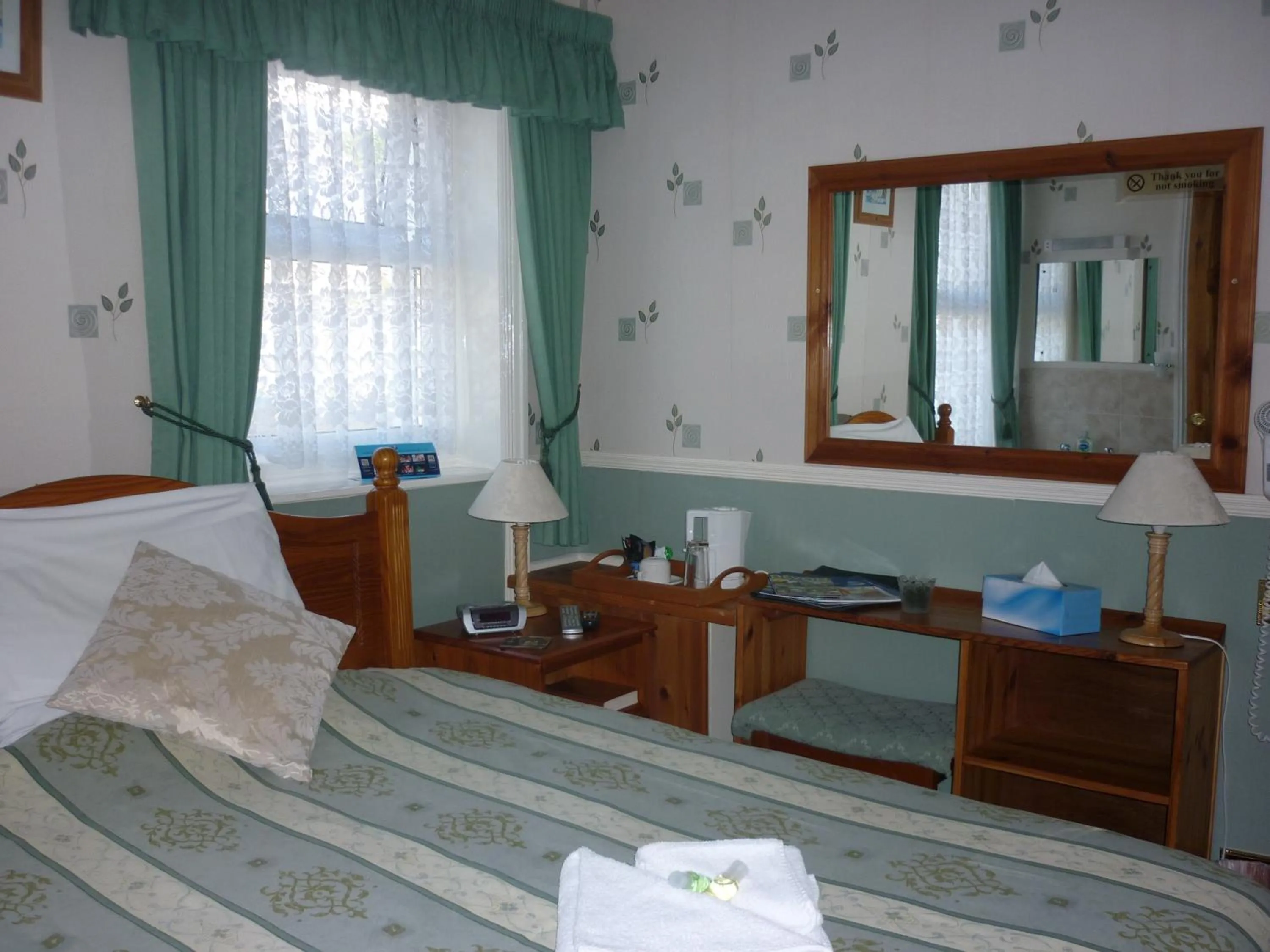 Day, Bed in Ashwood Grange