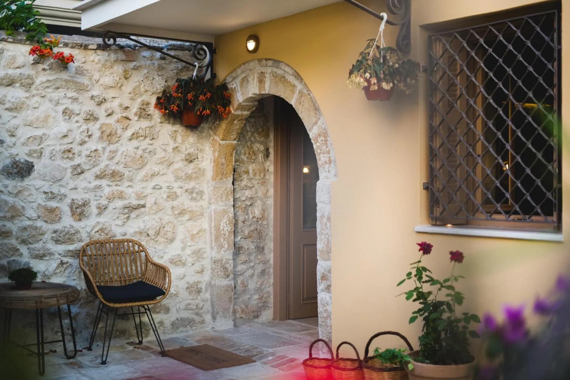 Facade/entrance in The Well Parga