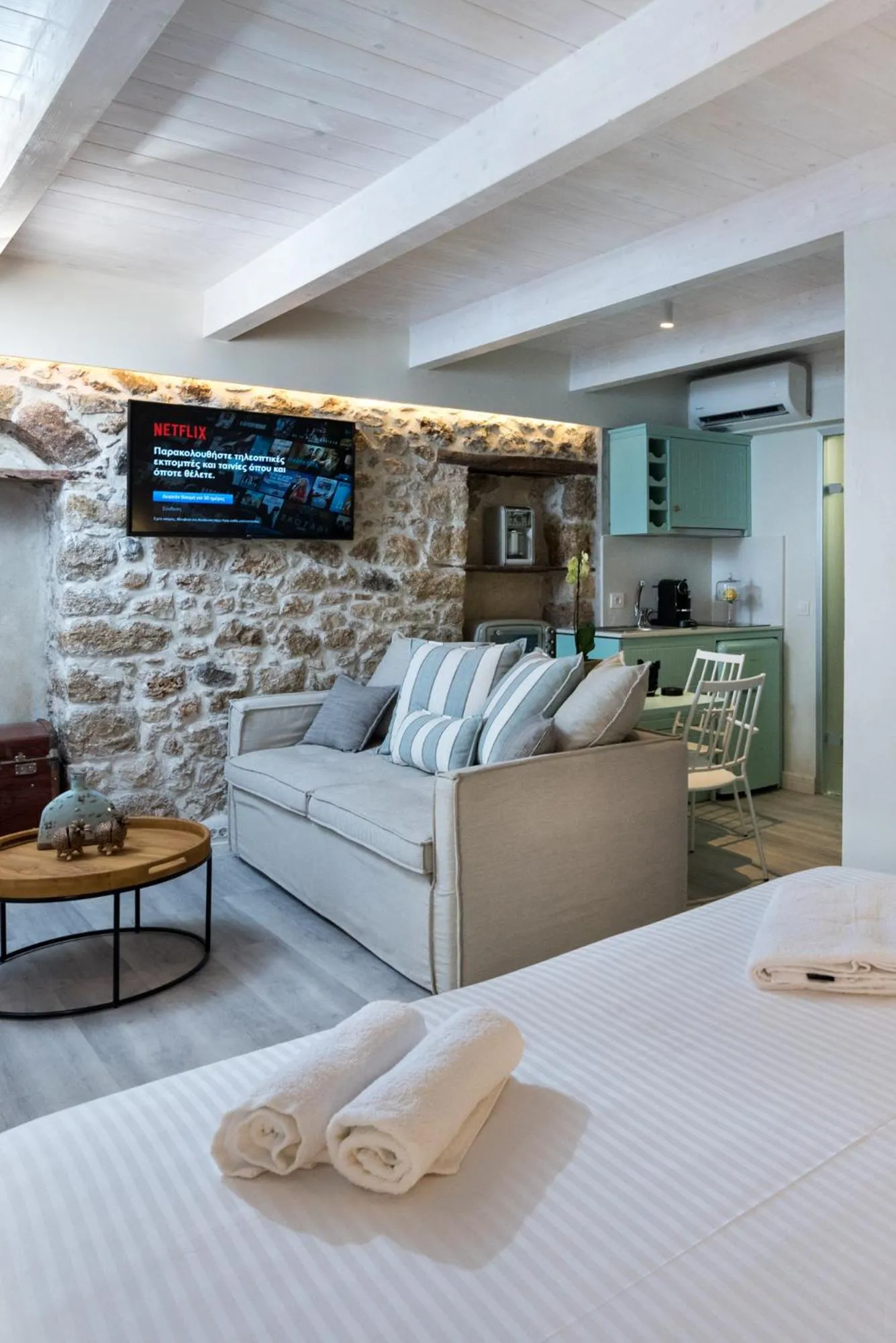 Seating area in The Well Parga