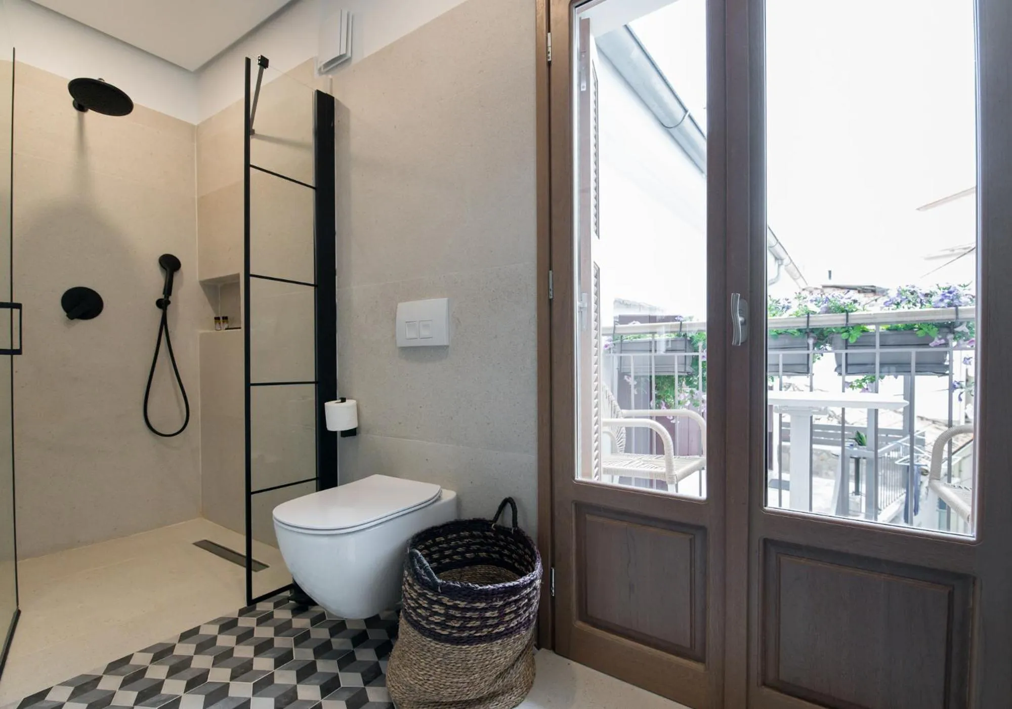 Shower in The Well Parga