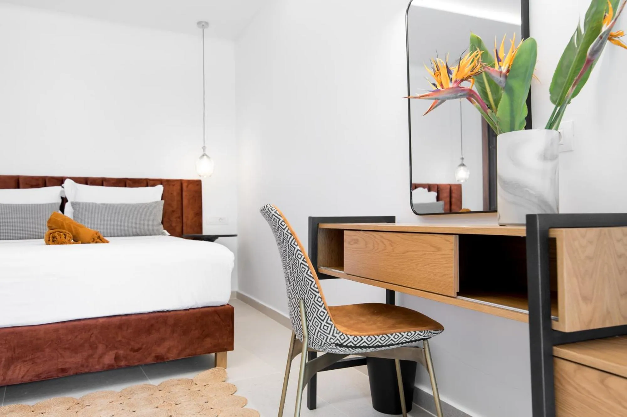 Photo of the whole room in The Well Parga