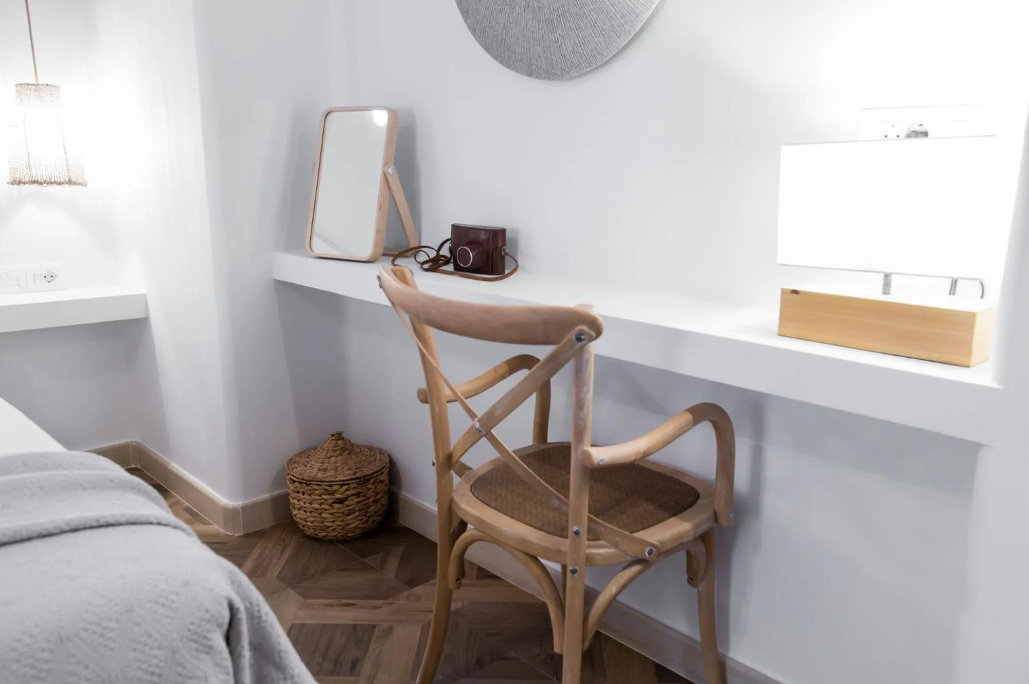 Photo of the whole room in The Well Parga