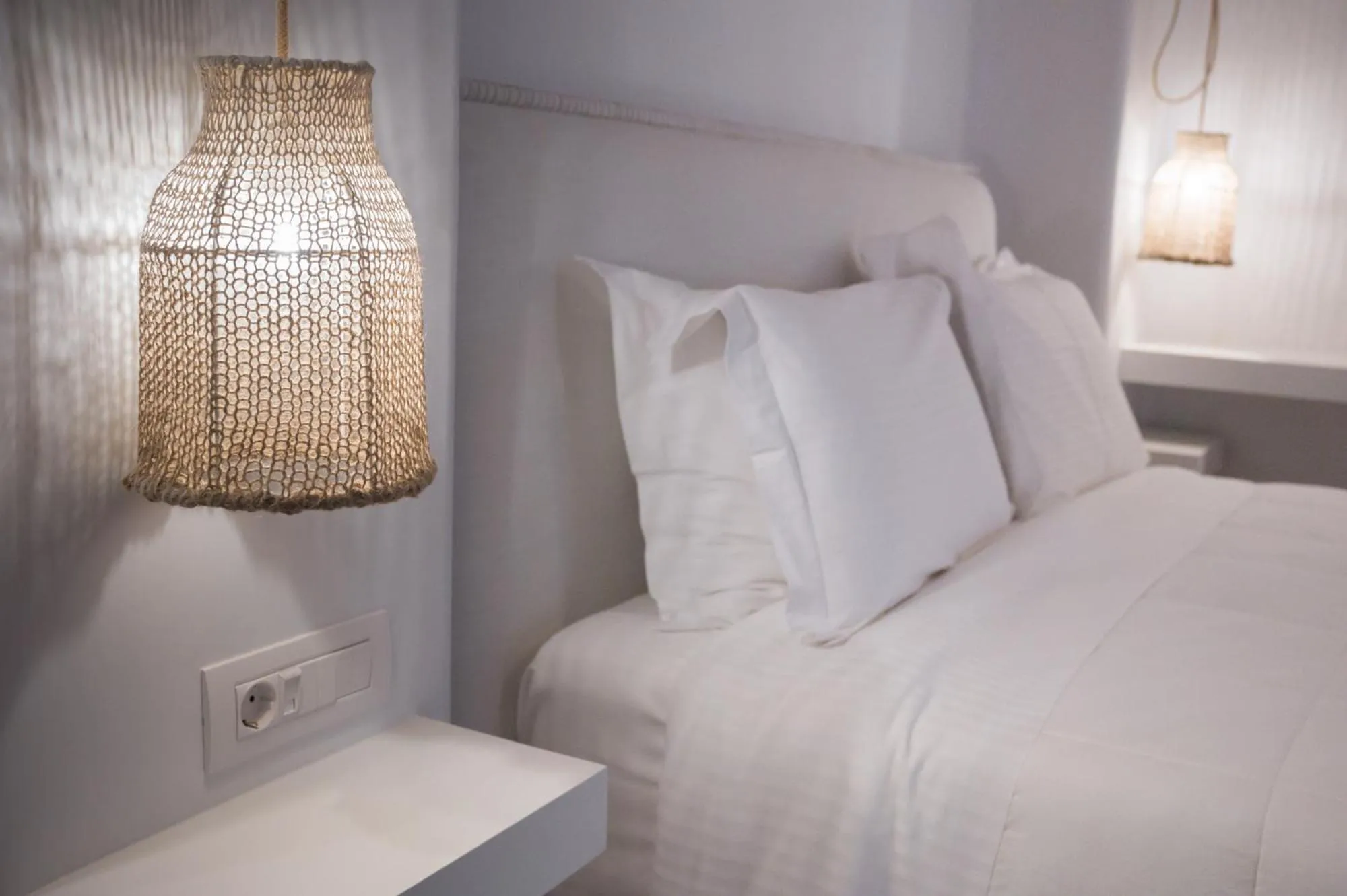 Bed in The Well Parga