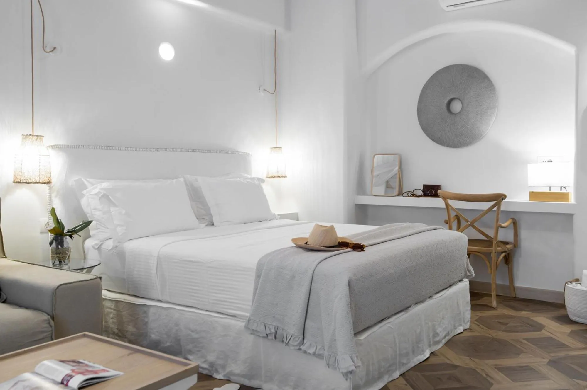 Bed in The Well Parga