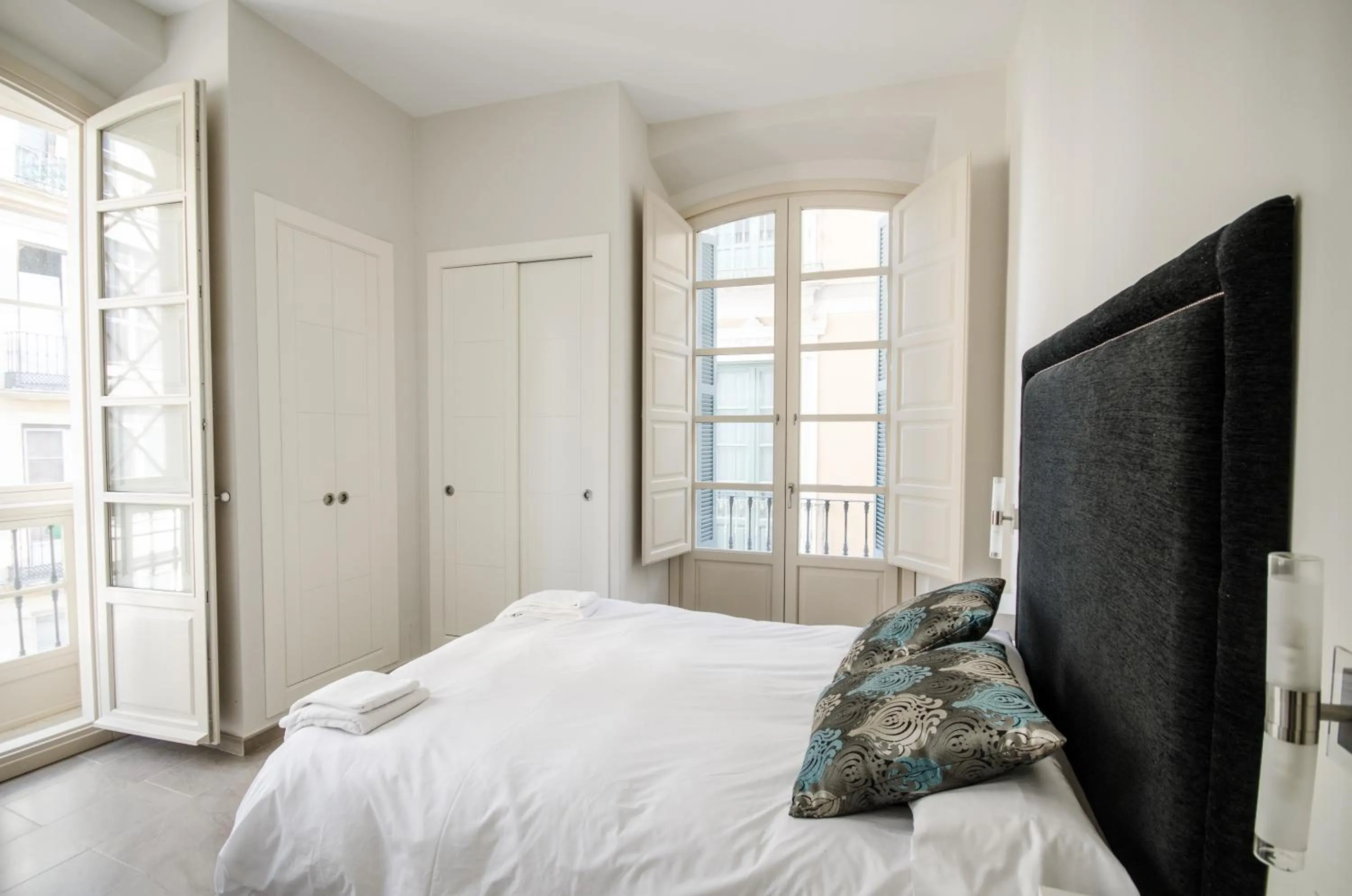 Bedroom, Bed in Apartamentos Pinar Malaga Centro