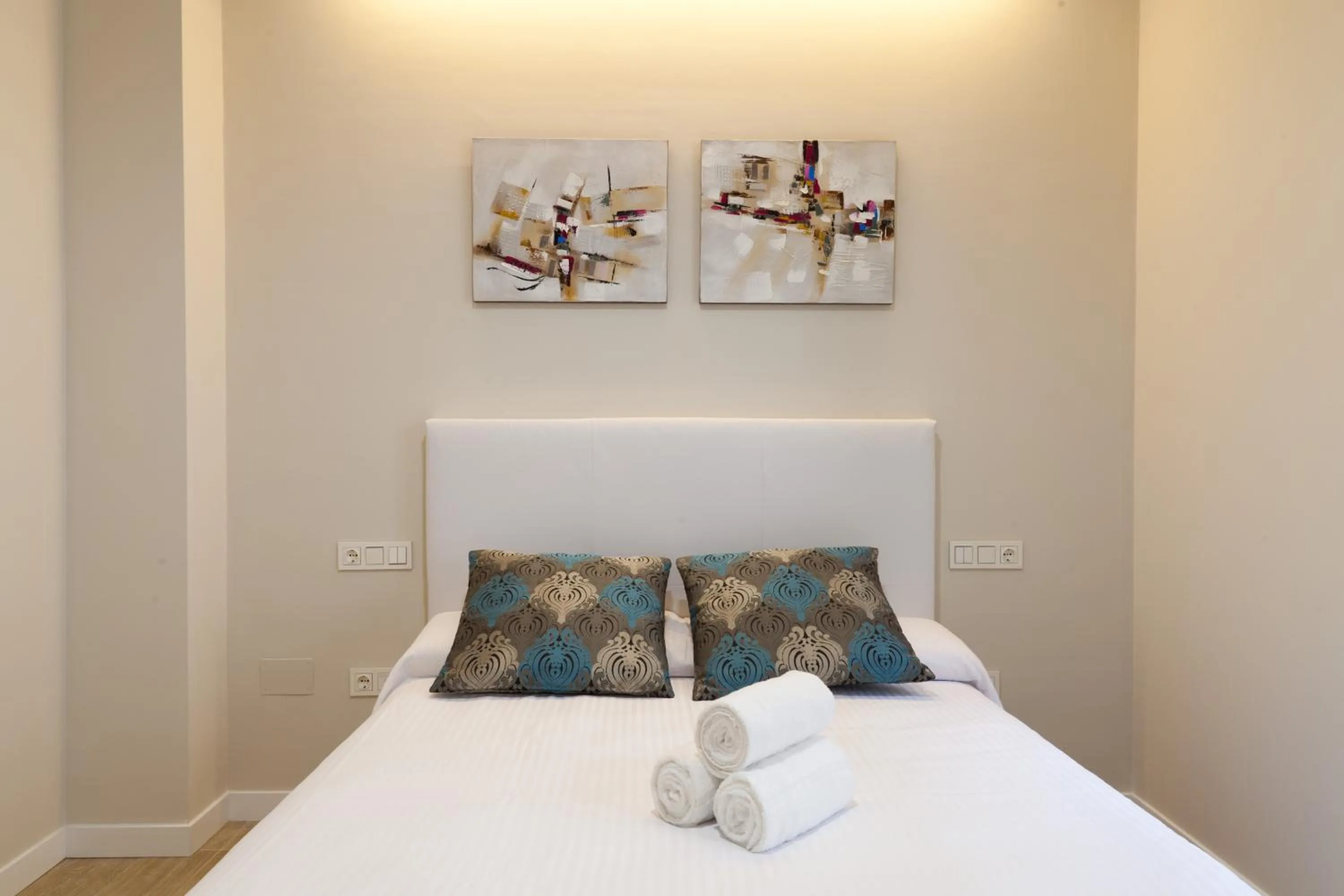 Bedroom, Bed in Apartamentos Pinar Malaga Centro