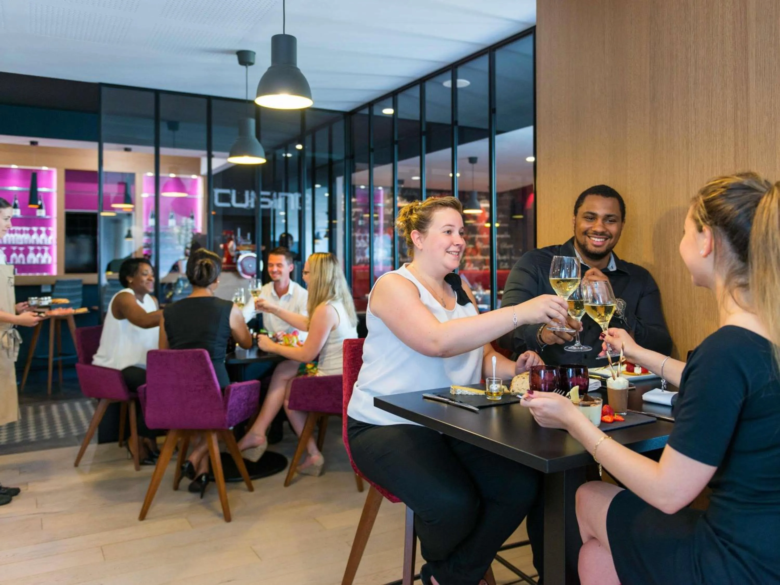 Restaurant/places to eat in Mercure Poitiers Site du Futuroscope