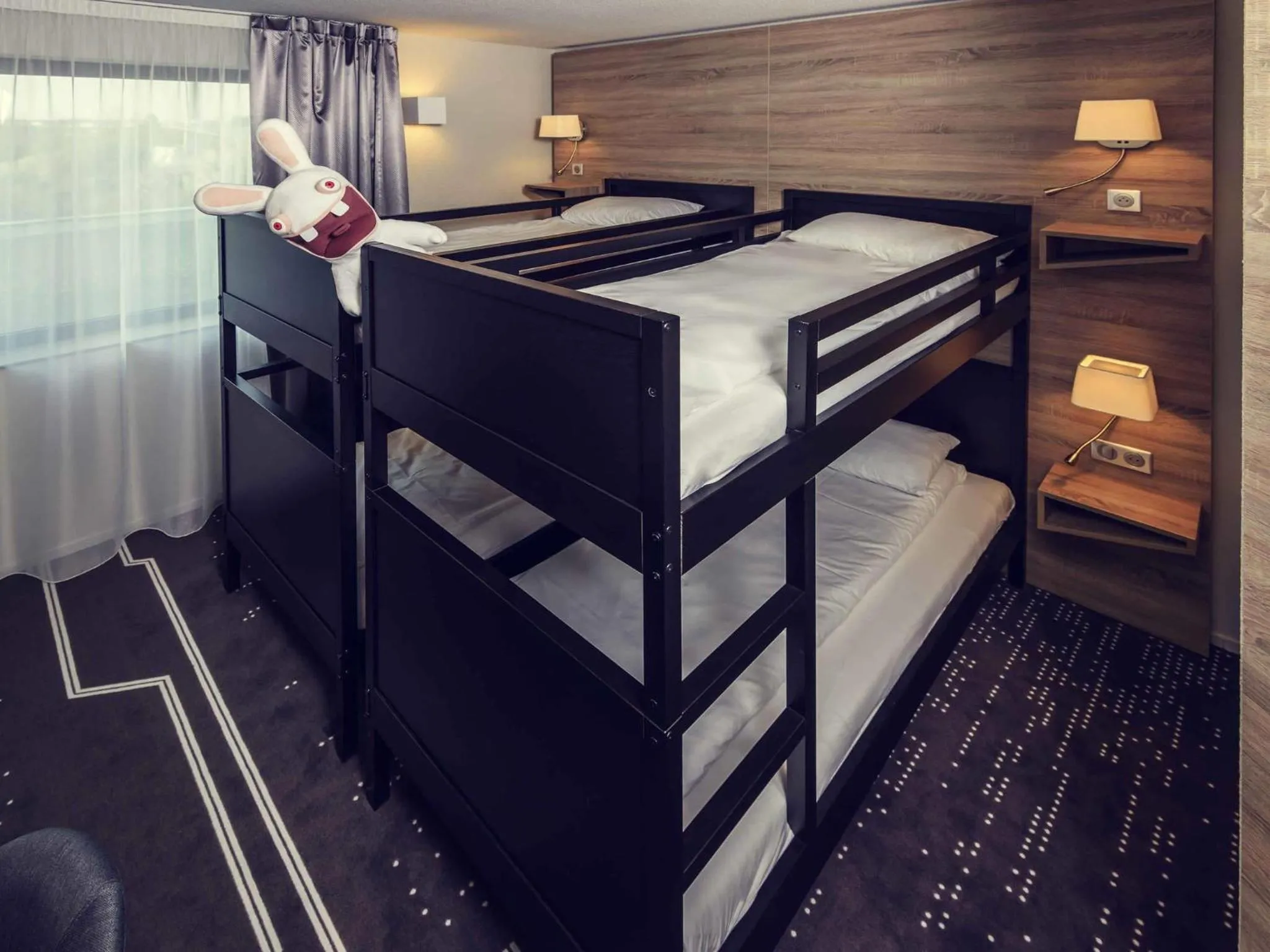 Bedroom, Bed in Mercure Poitiers Site du Futuroscope