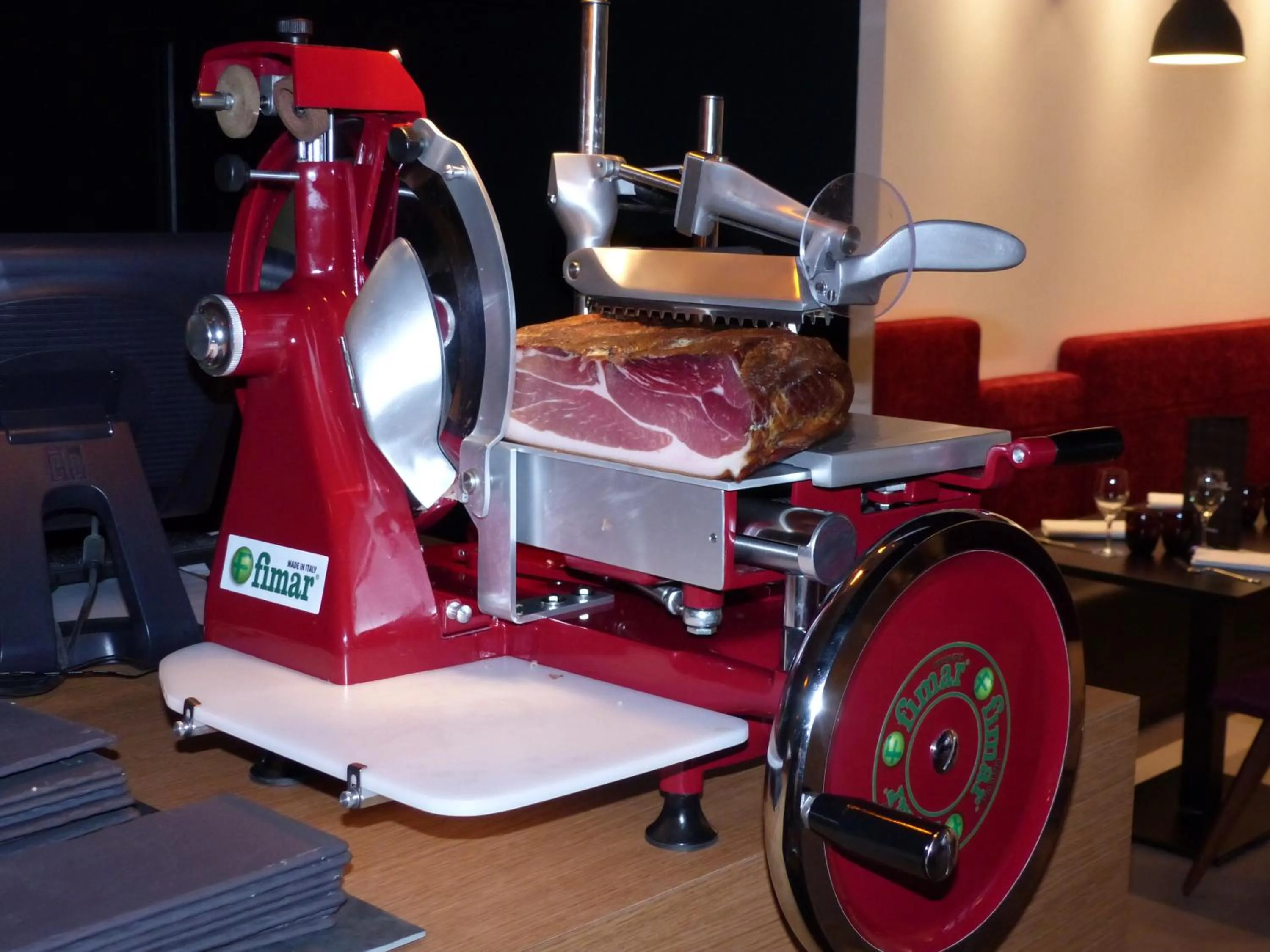 Food in Mercure Poitiers Site du Futuroscope