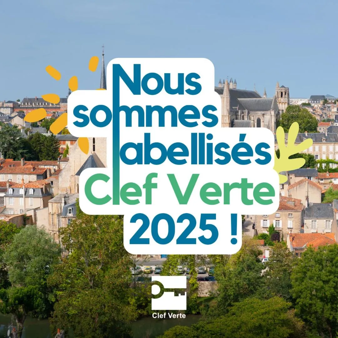 Logo/Certificate/Sign in Mercure Poitiers Site du Futuroscope