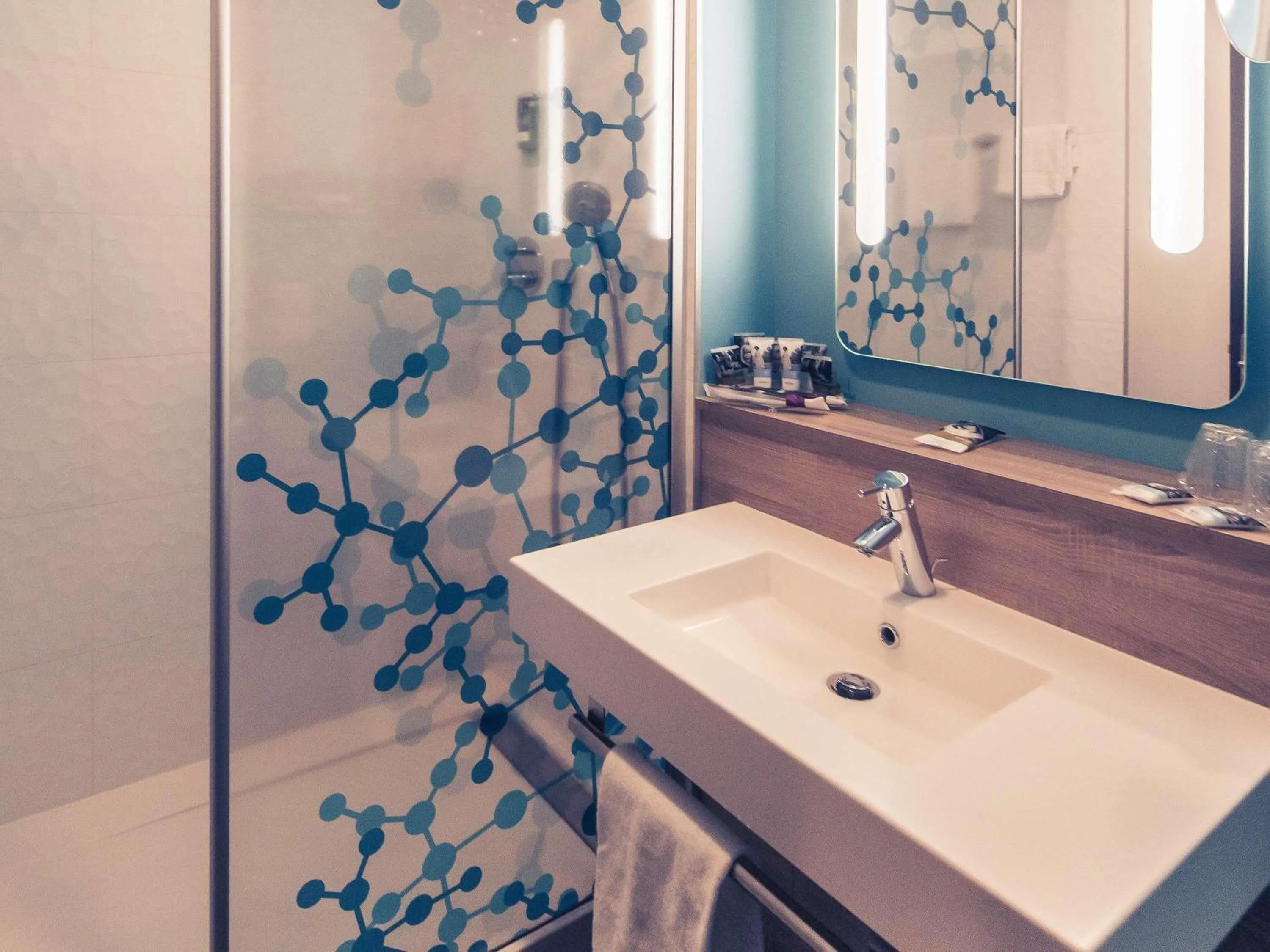 Bedroom in Mercure Poitiers Site du Futuroscope