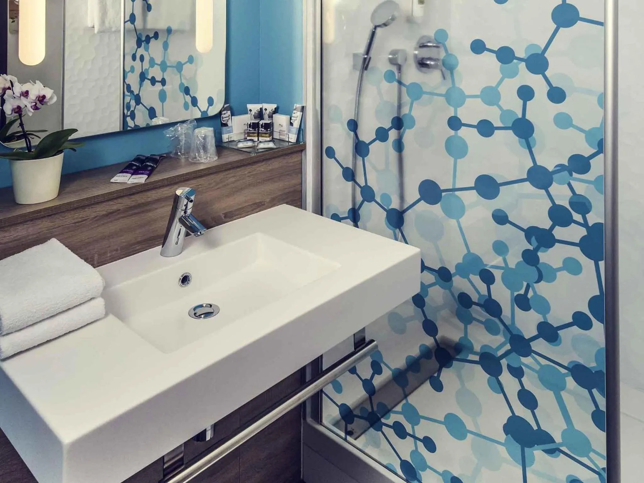 Bedroom in Mercure Poitiers Site du Futuroscope