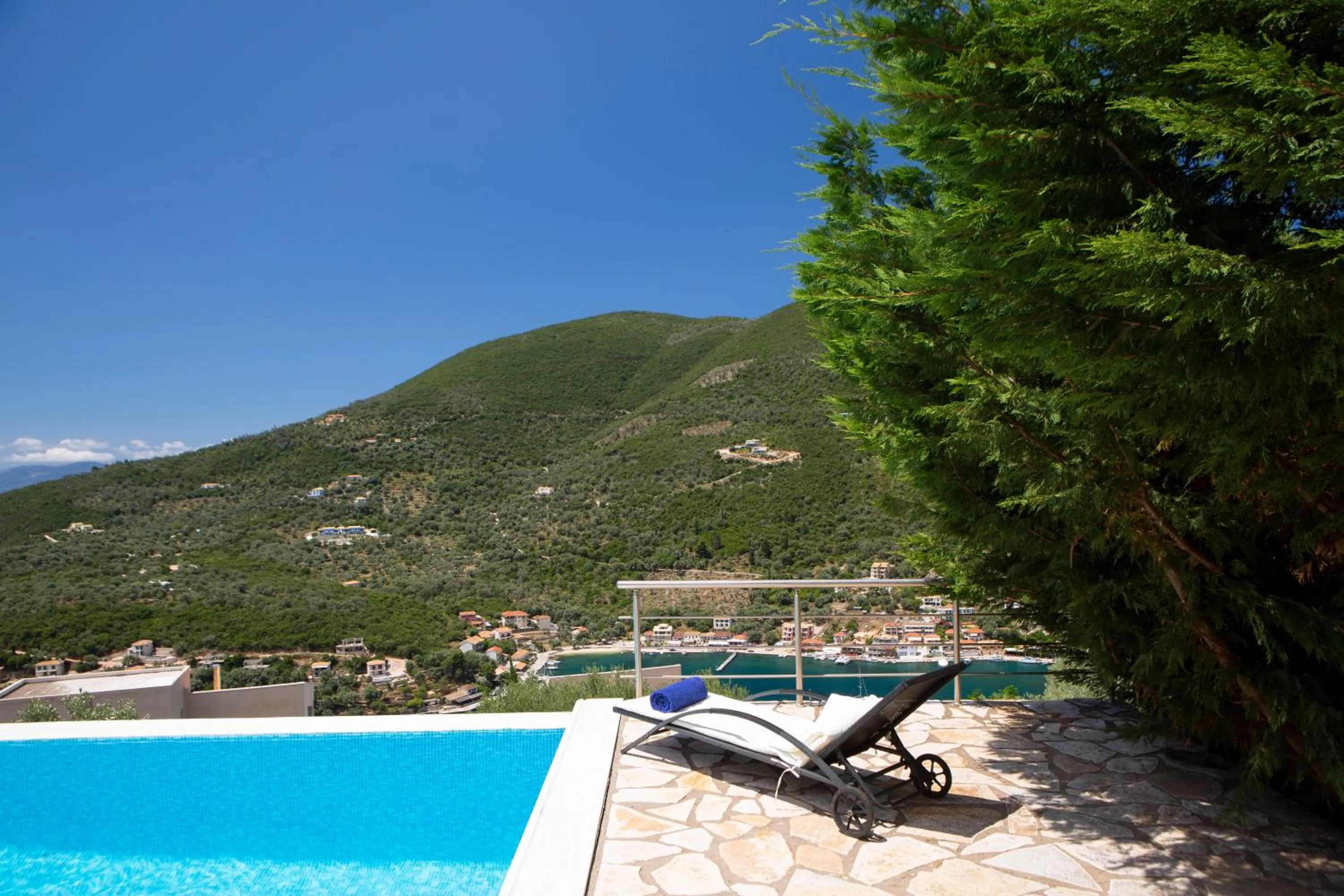 Swimming pool in Dream View Villas