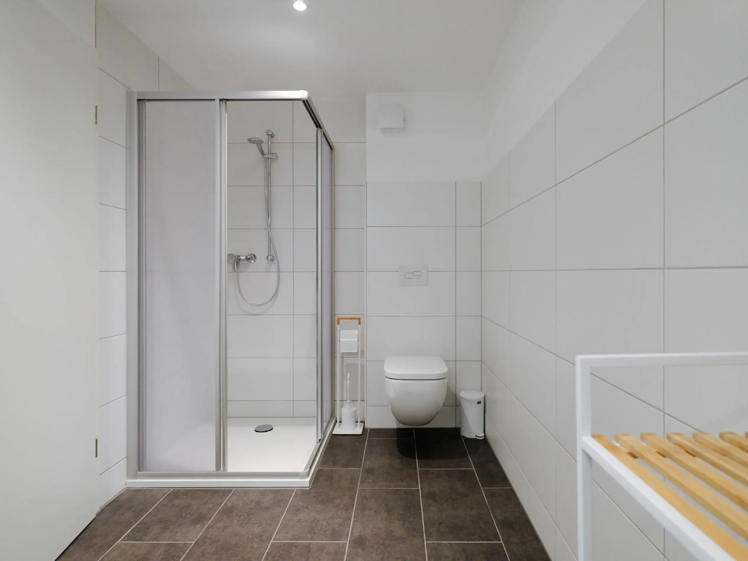 Shower in Travel Art Boardinghouse