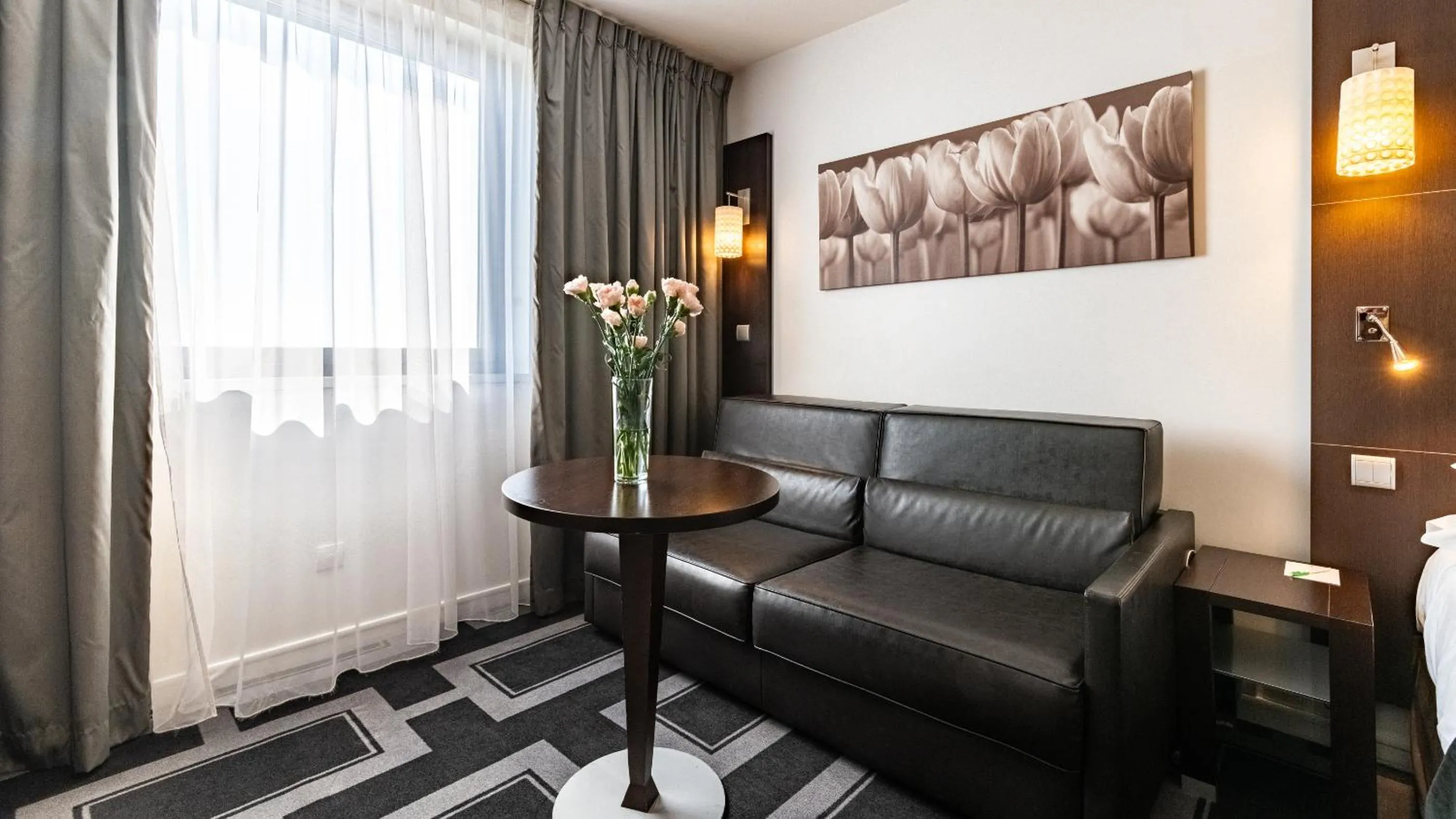 Bedroom in Holiday Inn Dijon Toison D'or by IHG