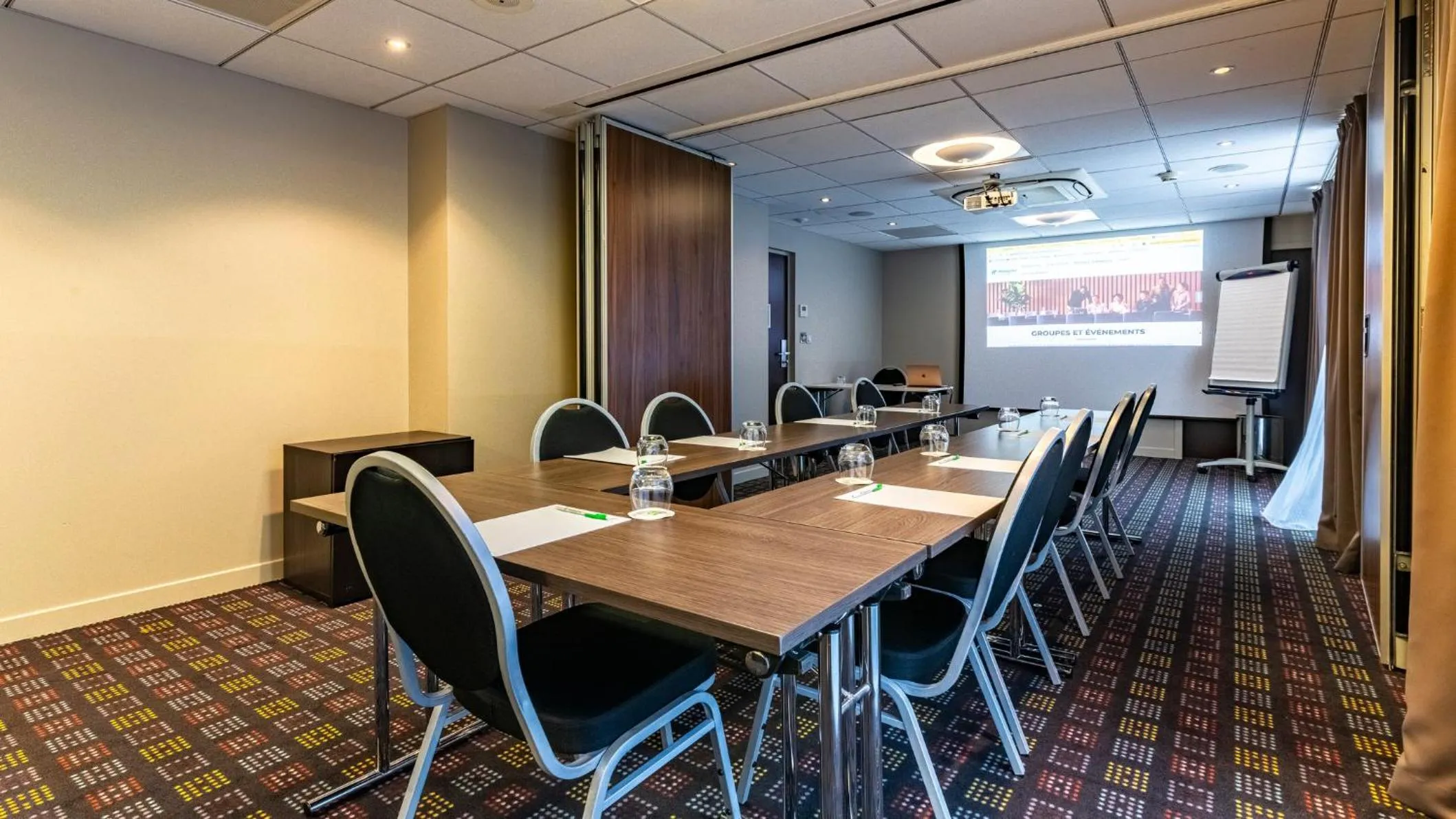 Meeting/conference room in Holiday Inn Dijon Toison D'or by IHG