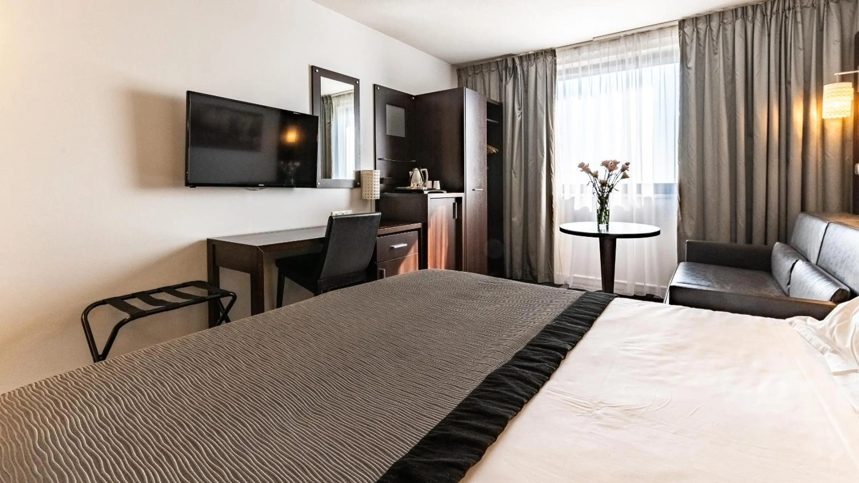 TV and multimedia, Bed in Holiday Inn Dijon Toison D'or by IHG