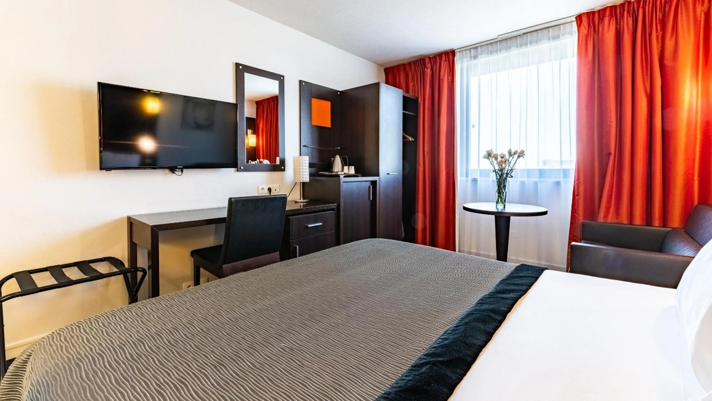 TV and multimedia, Bed in Holiday Inn Dijon Toison D'or by IHG