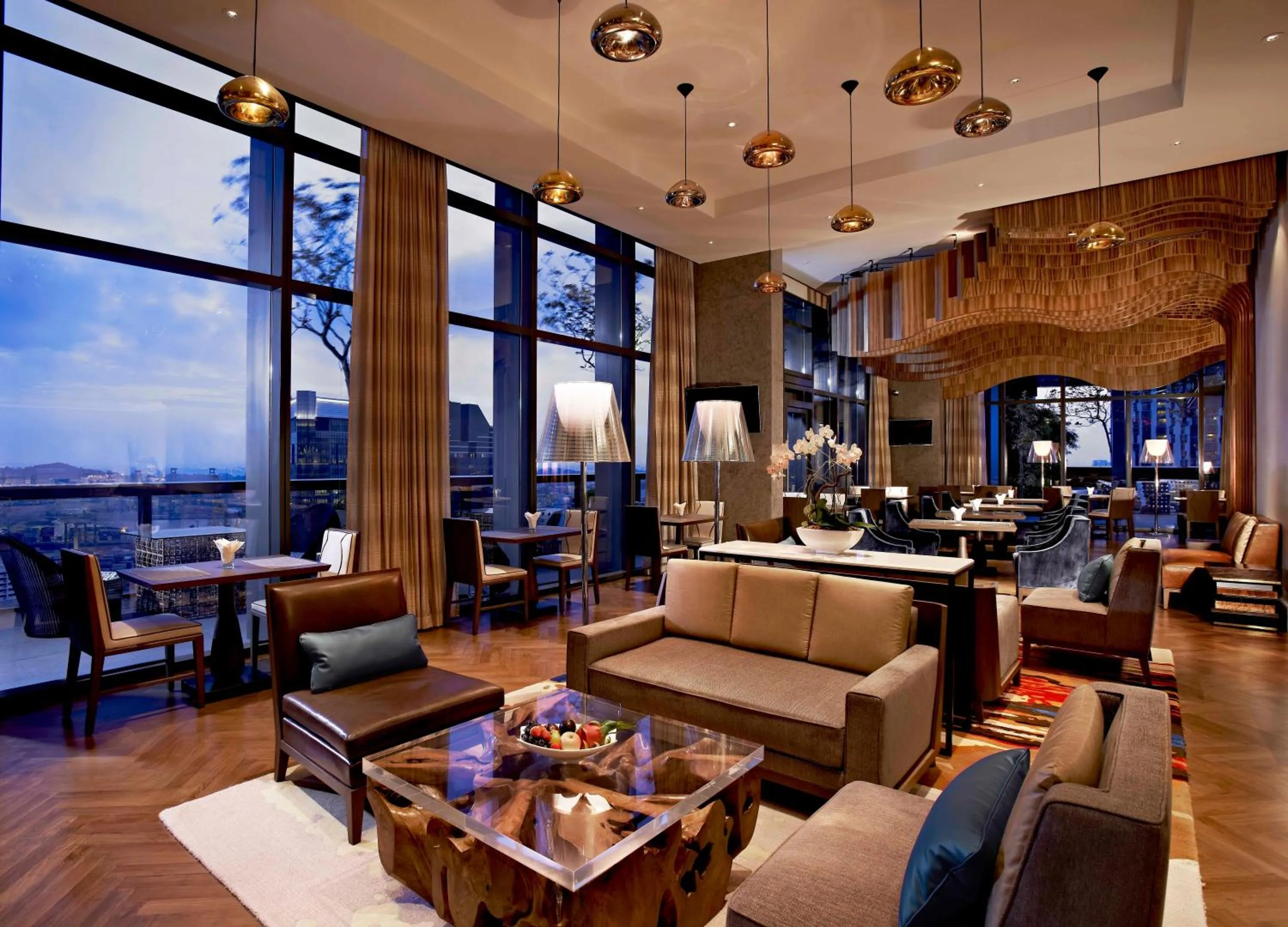 Lounge or bar in Carlton City Hotel Singapore