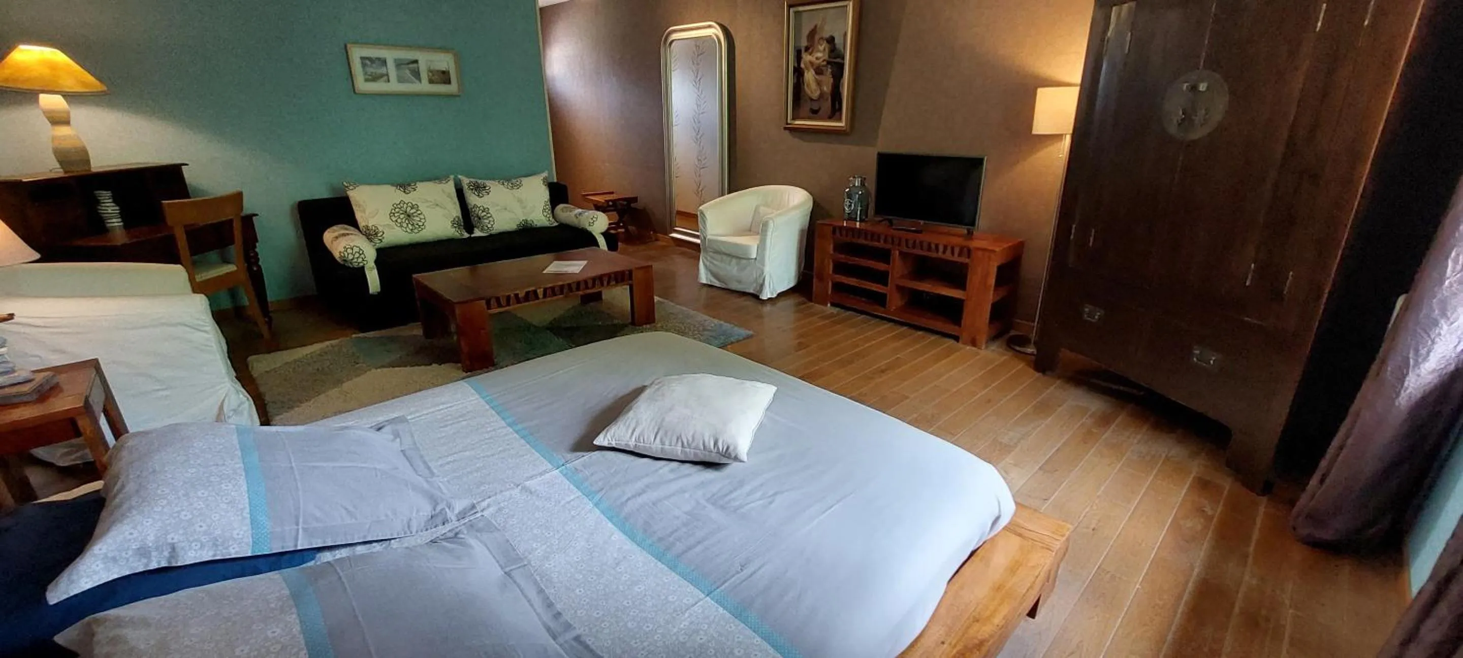 Bedroom, Bed in Les Lavandières de Fontaine