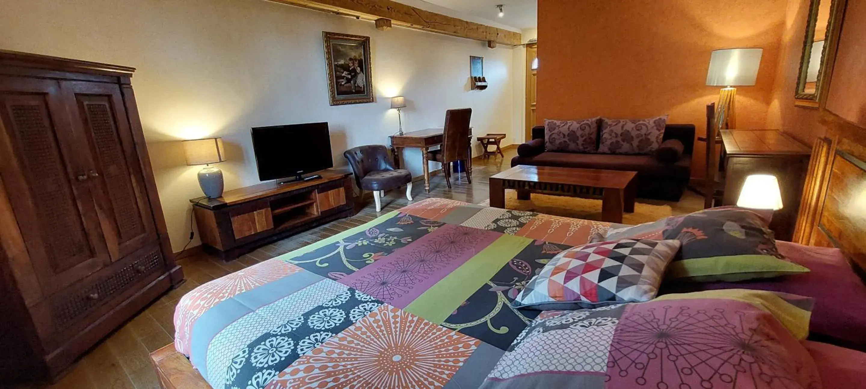 Standard Quadruple Room - single occupancy in LES LAVANDIERES DE FONTAINE - A Standard Quadruple Room - single occupancy in LES LAVANDIERES DE FONTAINE - A