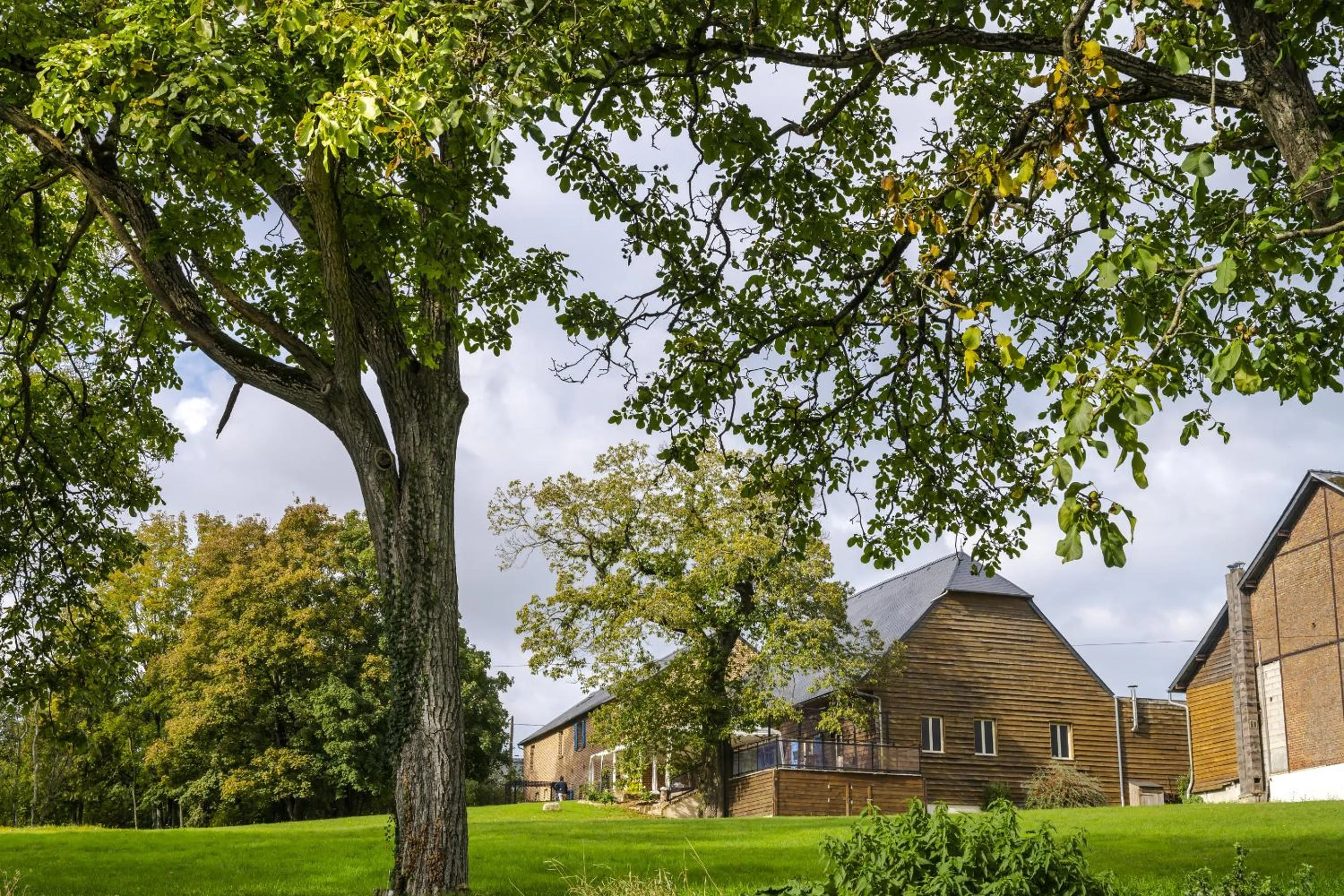 Property building in Les Lavandières de Fontaine