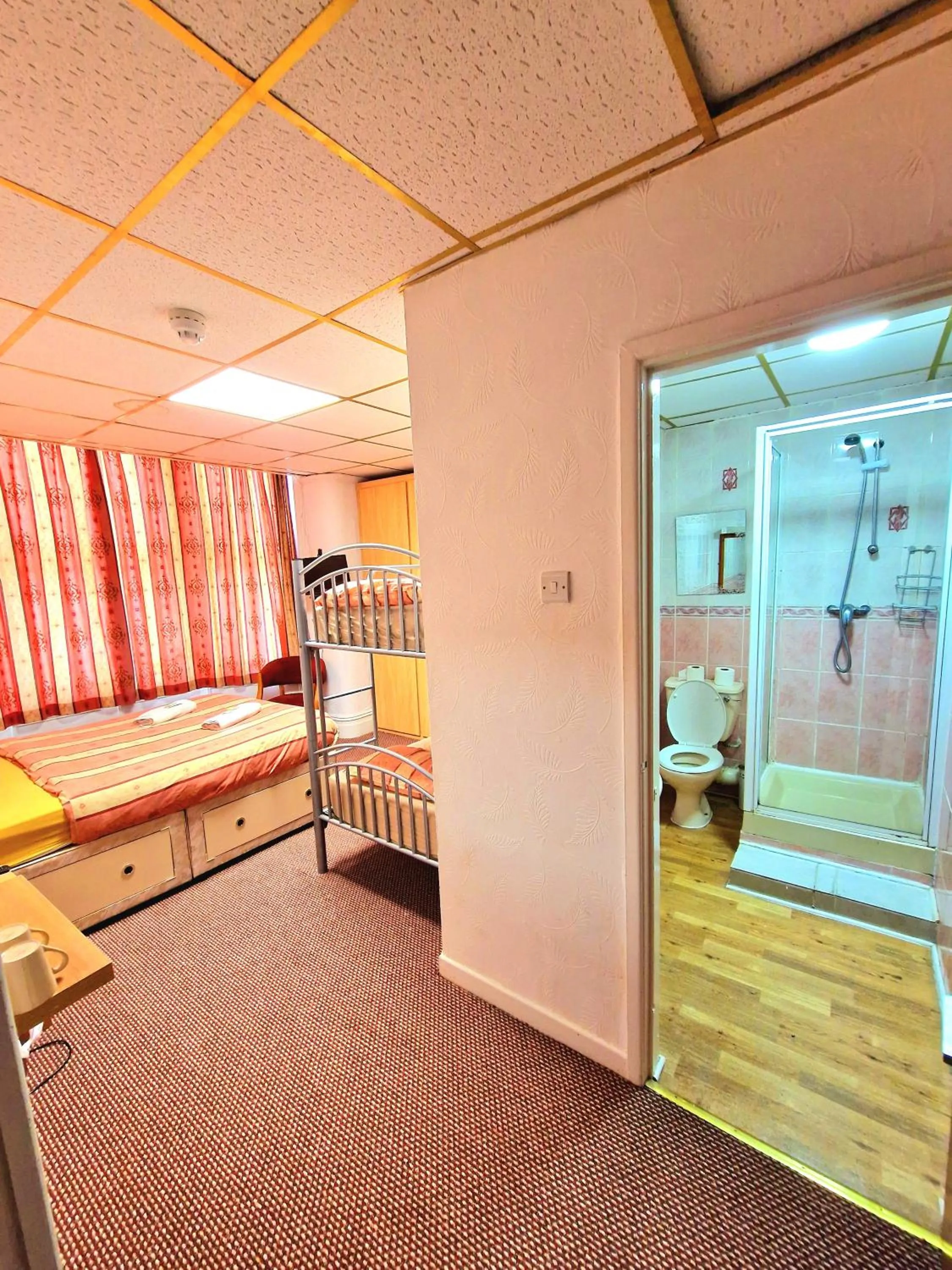 Bedroom, Bed in The Albany hotel